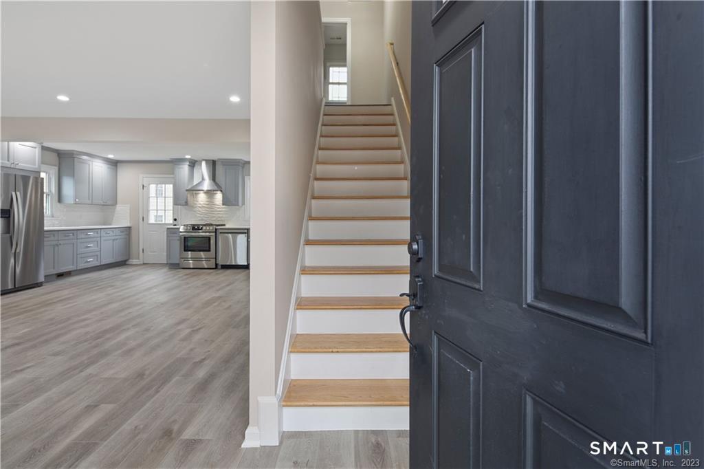 10 Grace Street, New Canaan, Connecticut photo 2