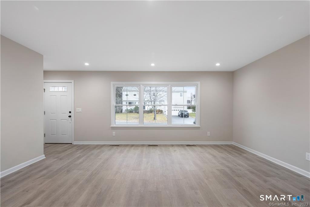 10 Grace Street, New Canaan, Connecticut photo 3
