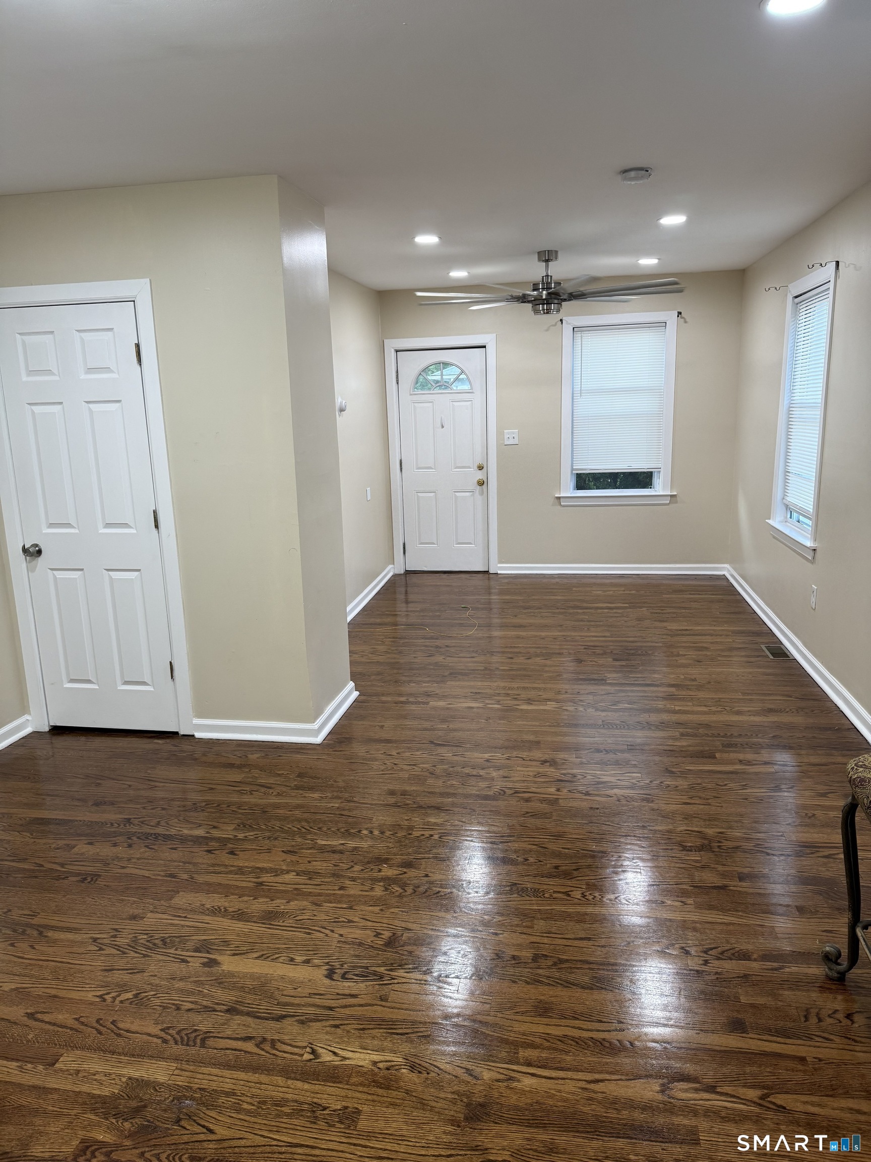 Foto 2 de Apartamento en renta en Stratford, CT — $2,100/mes