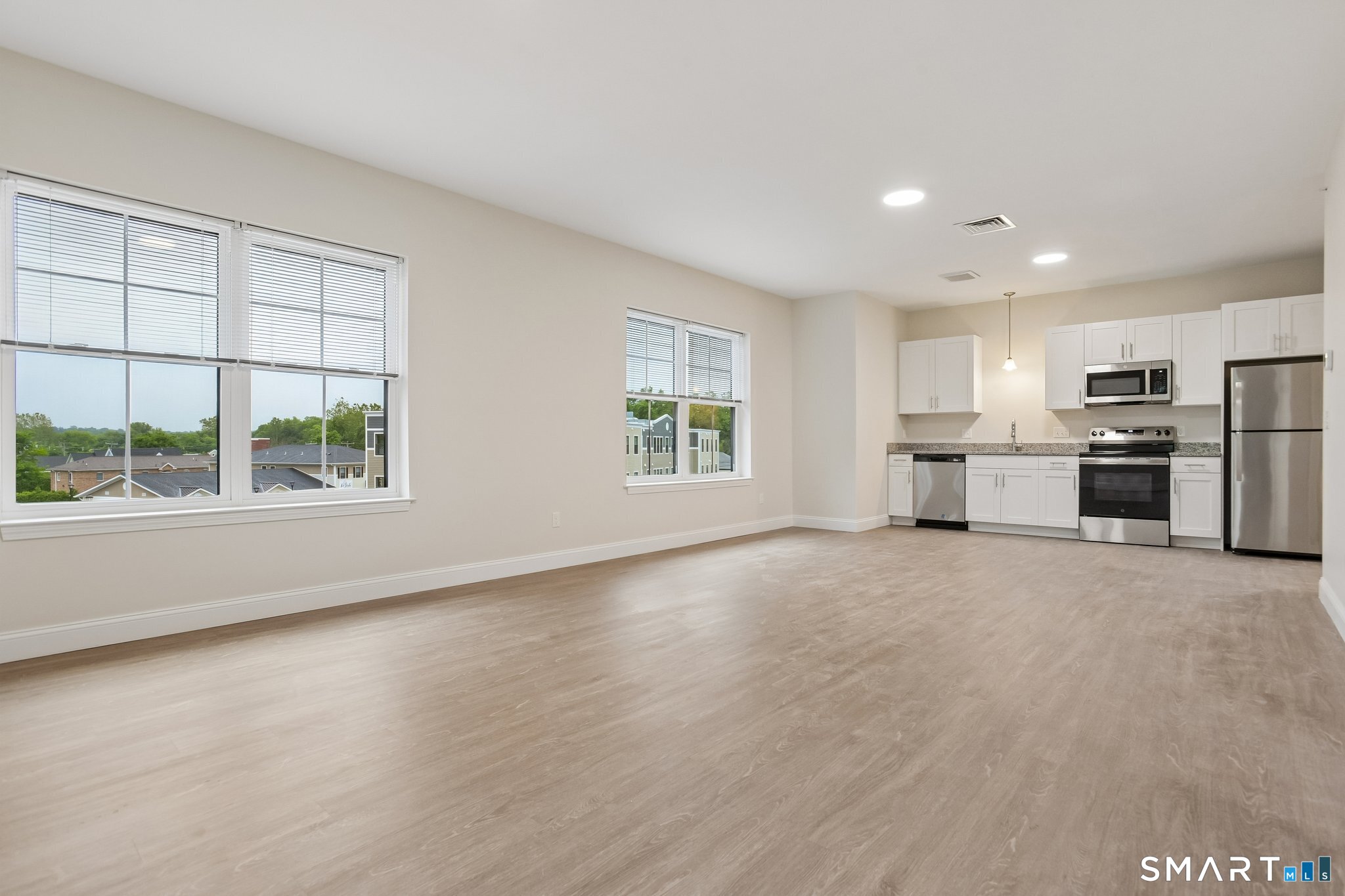 55 Steele Boulevard Unit #306 photo 6