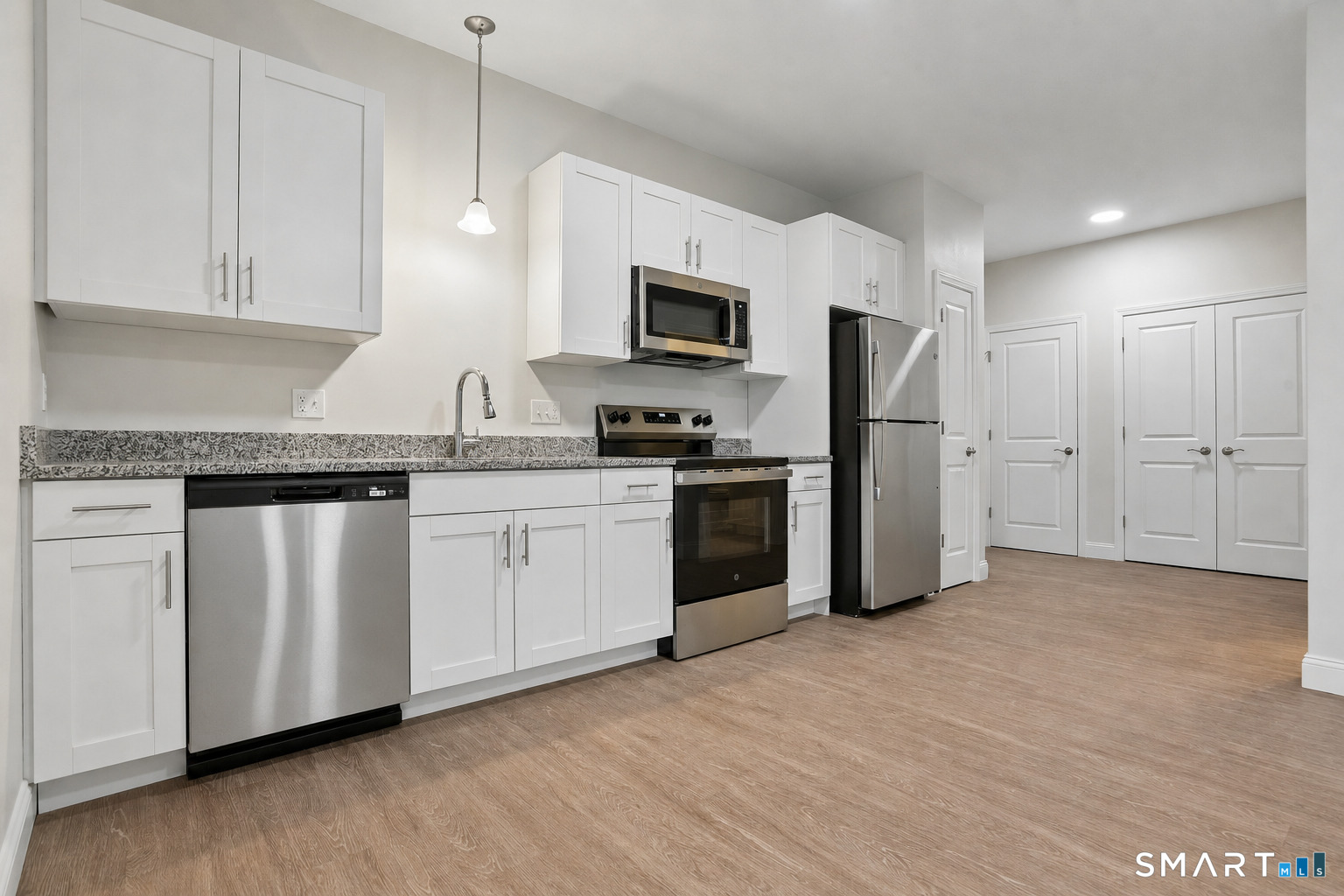 55 Steele Boulevard Unit #306 photo 2