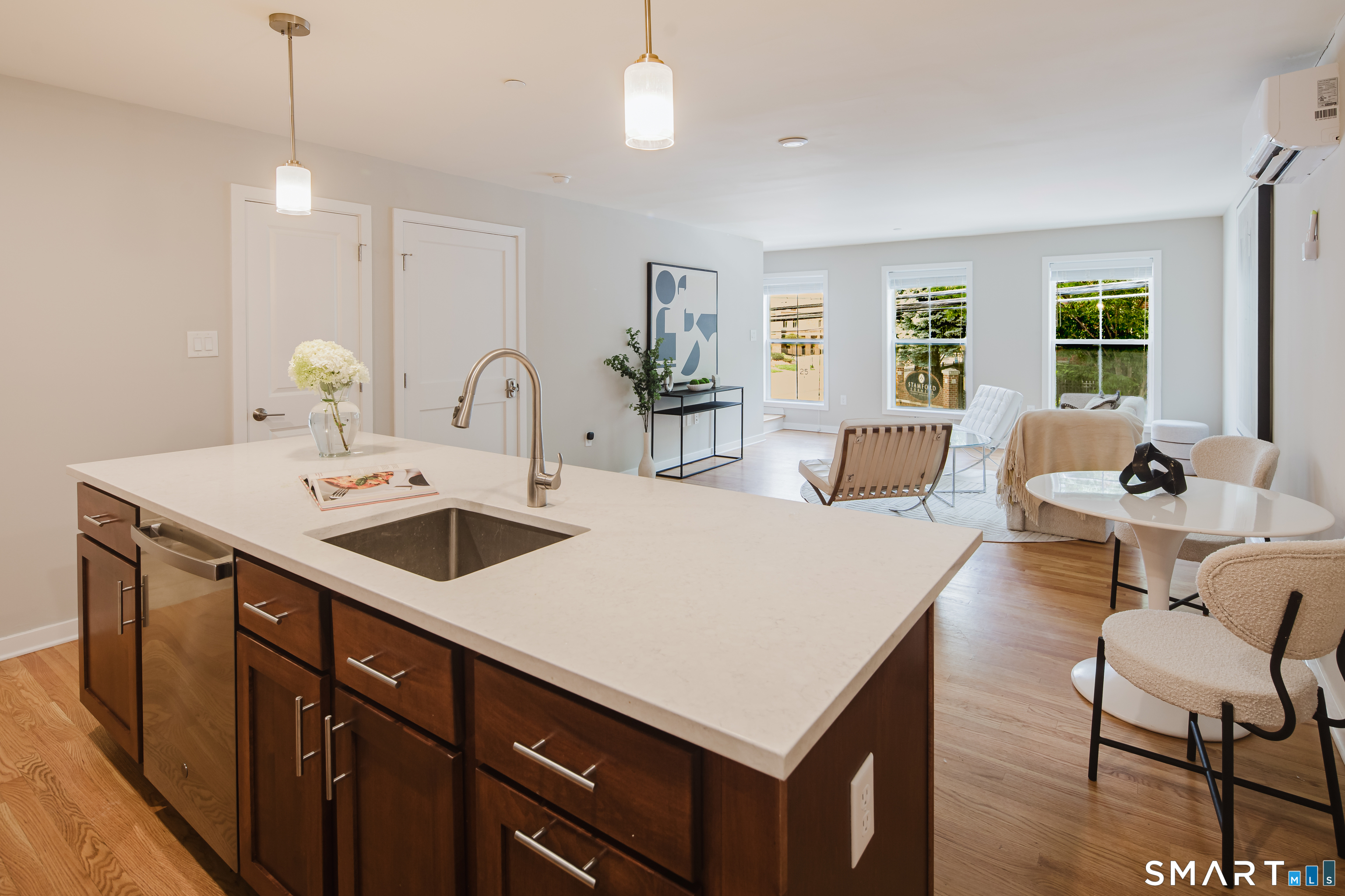1385 Washington Boulevard, Stamford, Connecticut photo 1