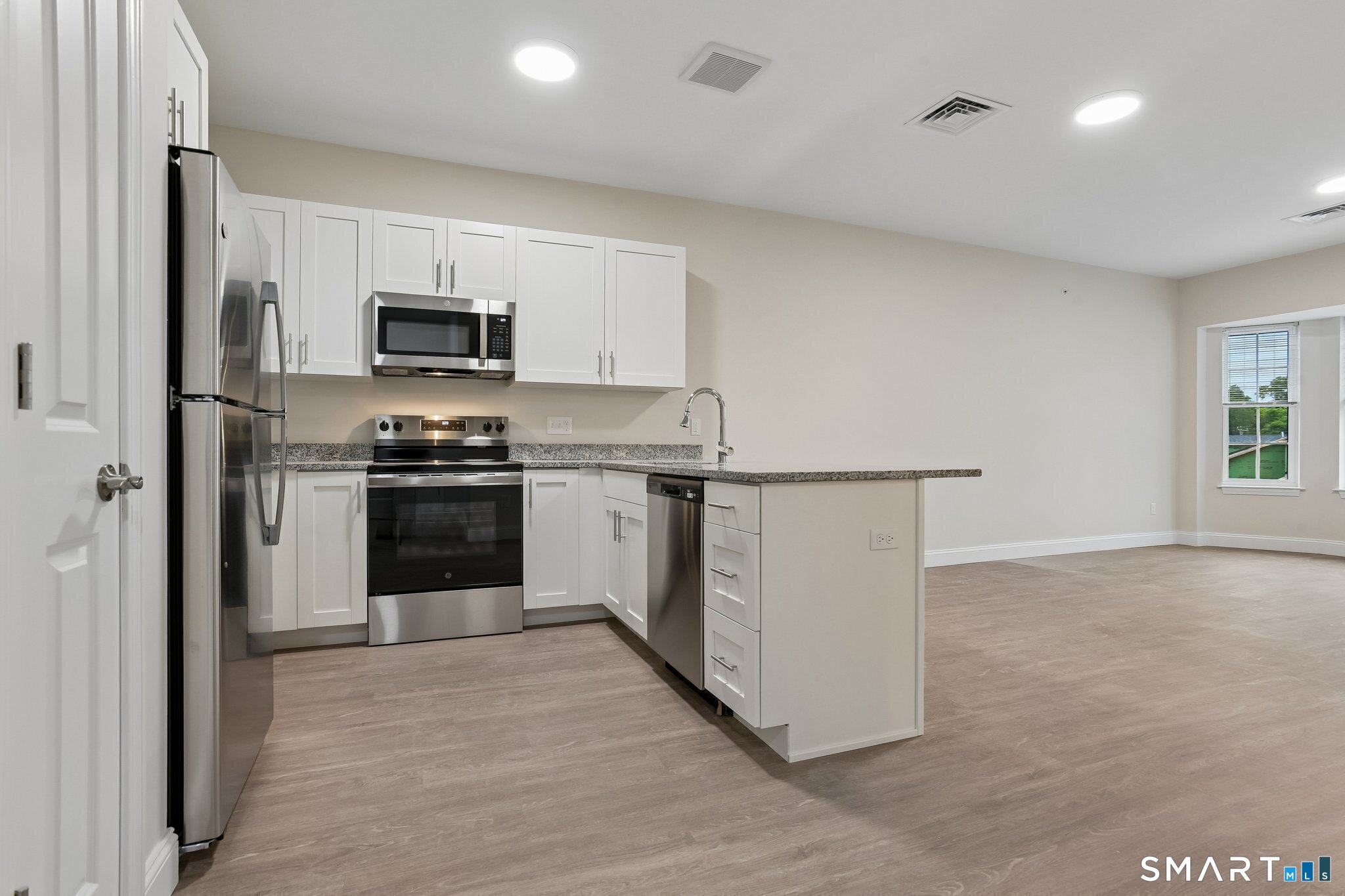 55 Steele Boulevard Unit #217 photo 2