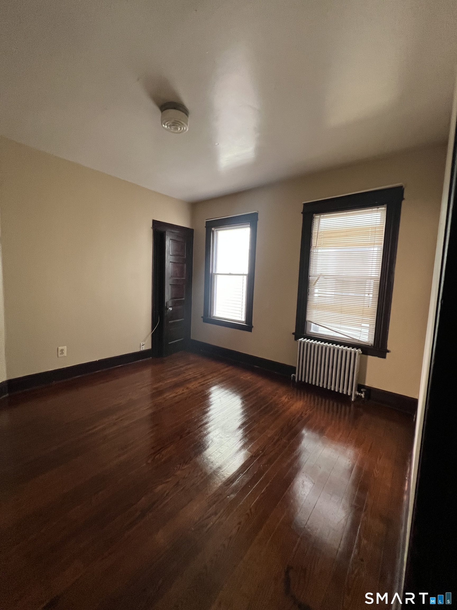 980 Howard Avenue photo 8