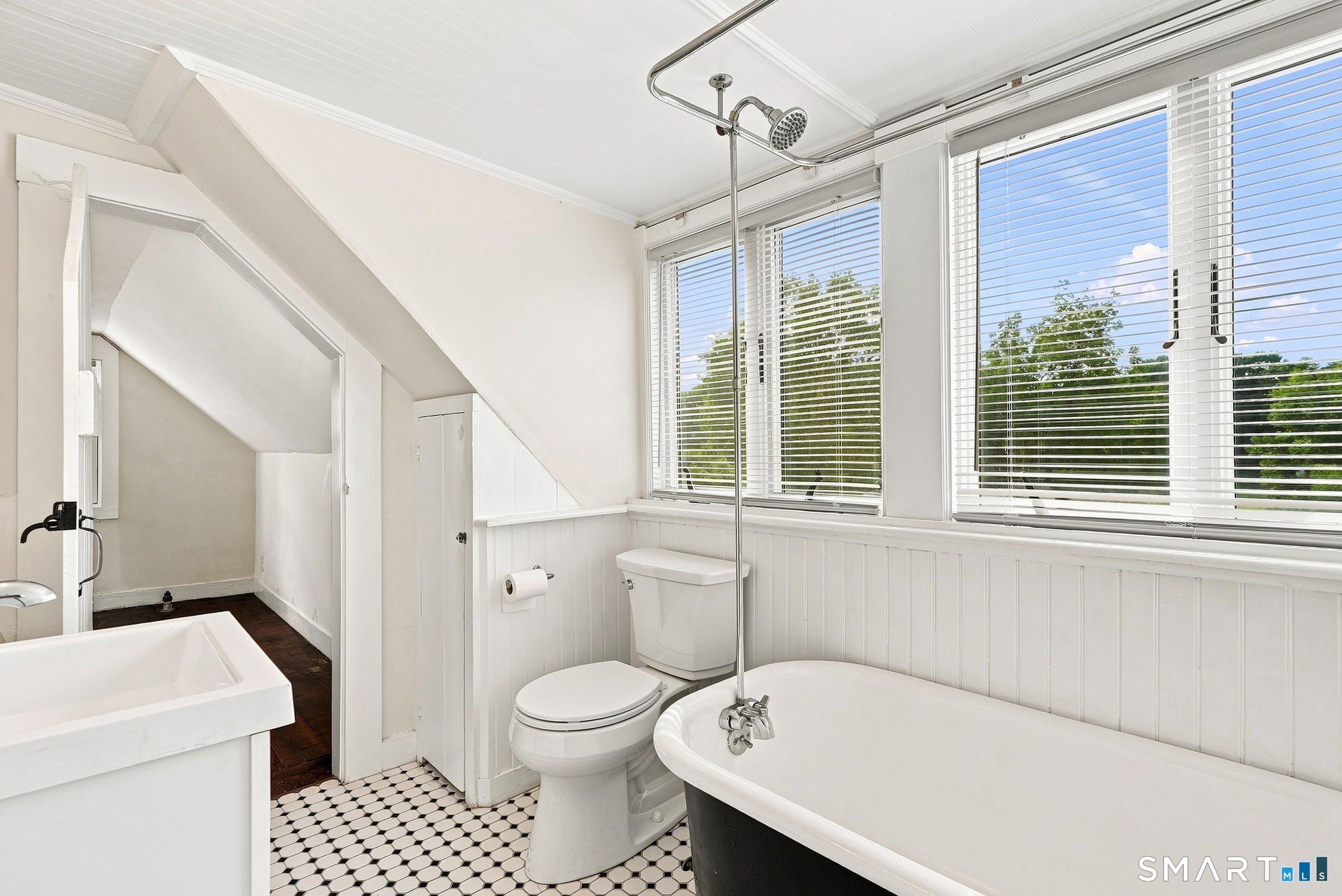 219 Flax Hill Road photo 9