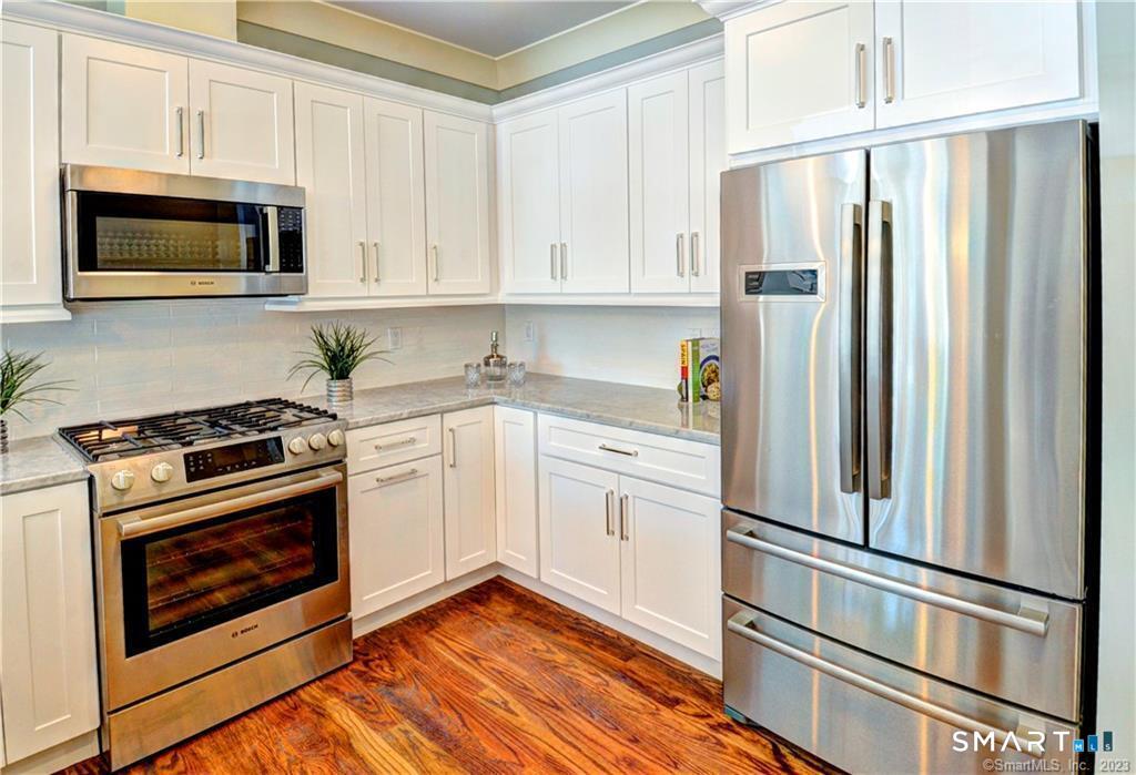 77 Leroy Avenue, Darien, Connecticut photo 2