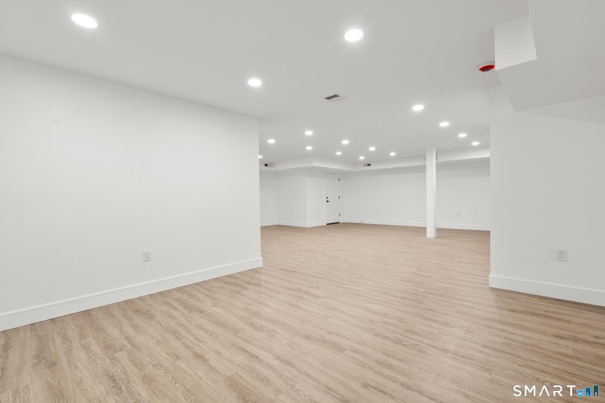 75 Fillow Street photo 36