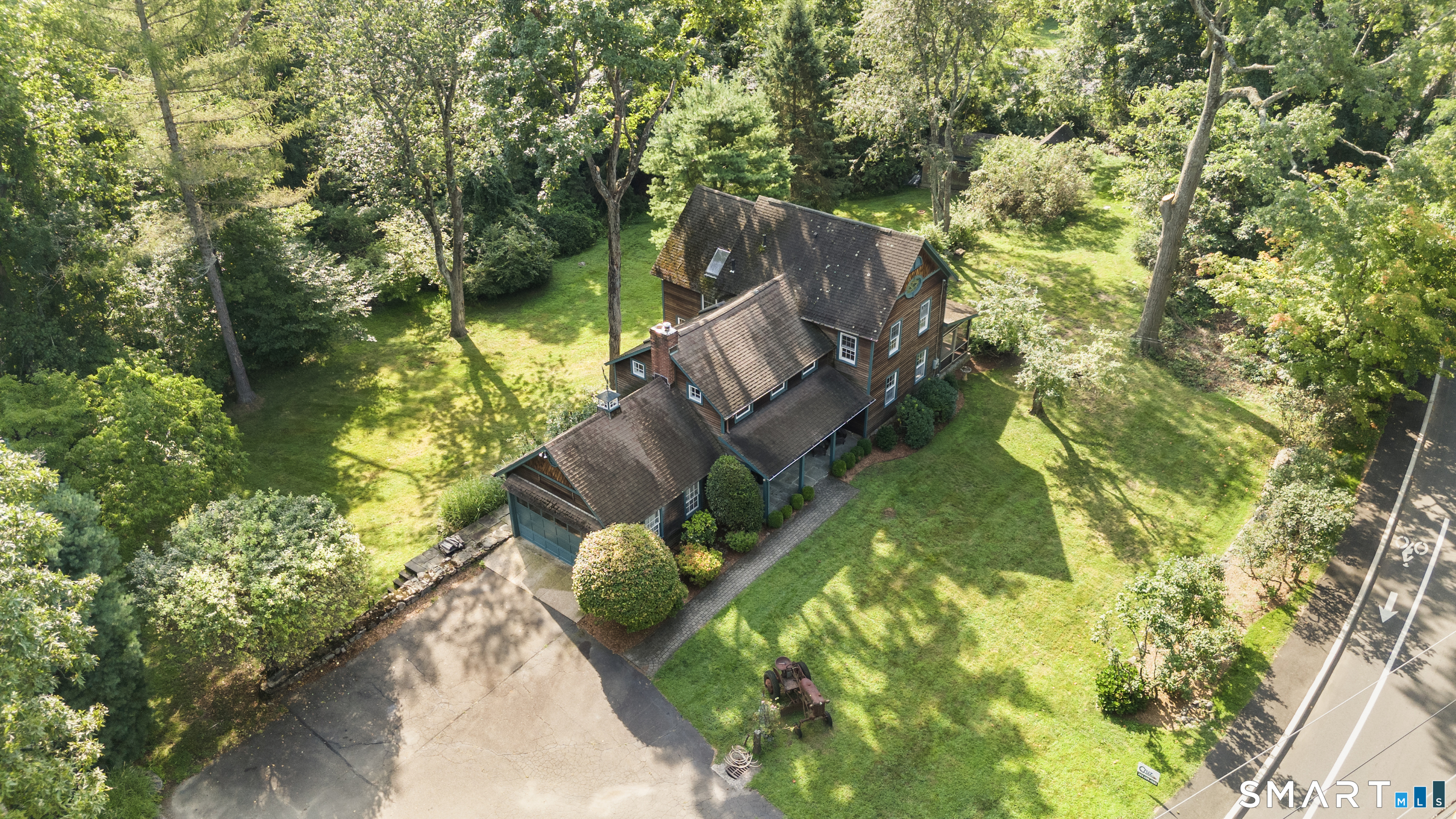 218 Grumman Avenue photo 3