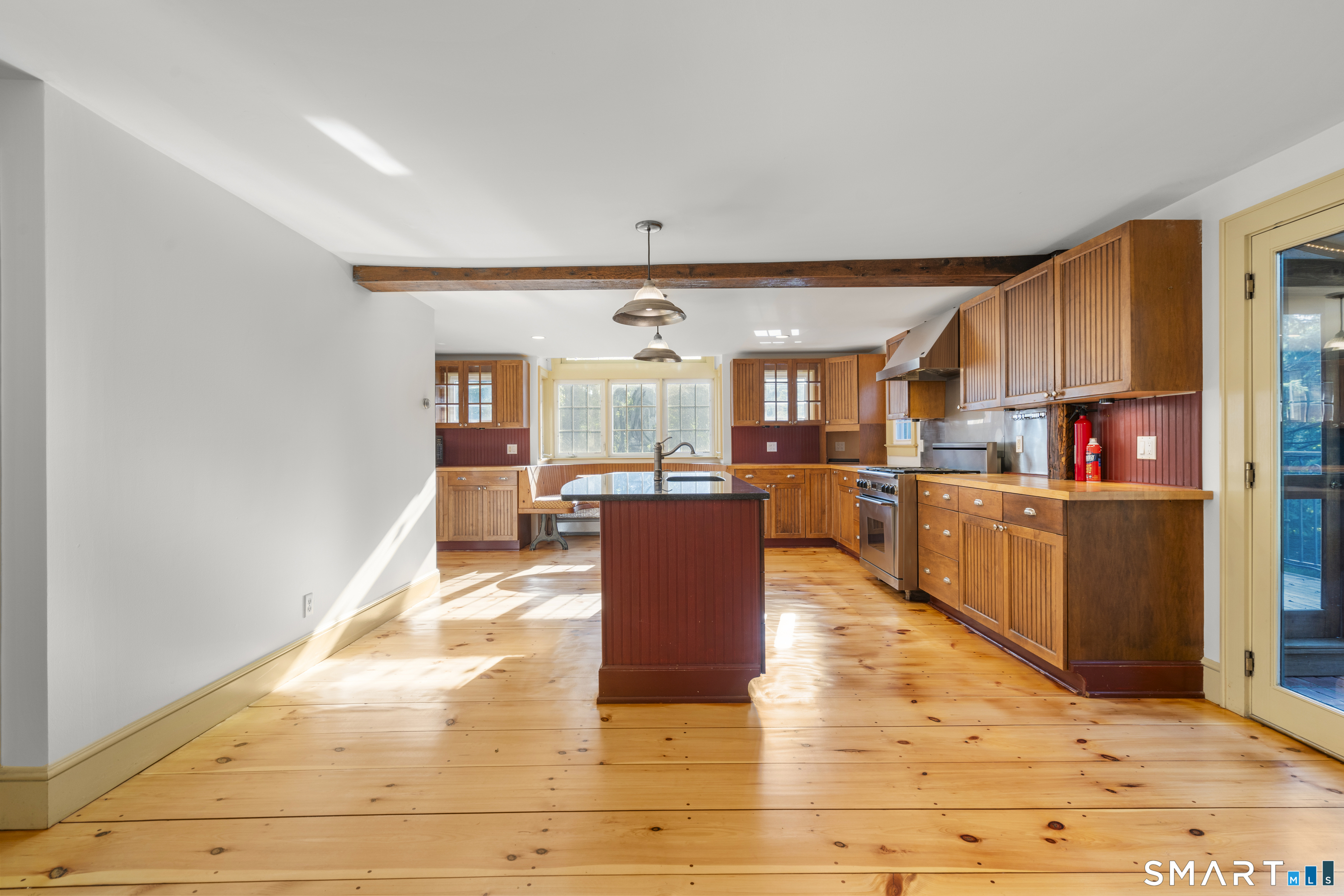 218 Grumman Avenue photo 11
