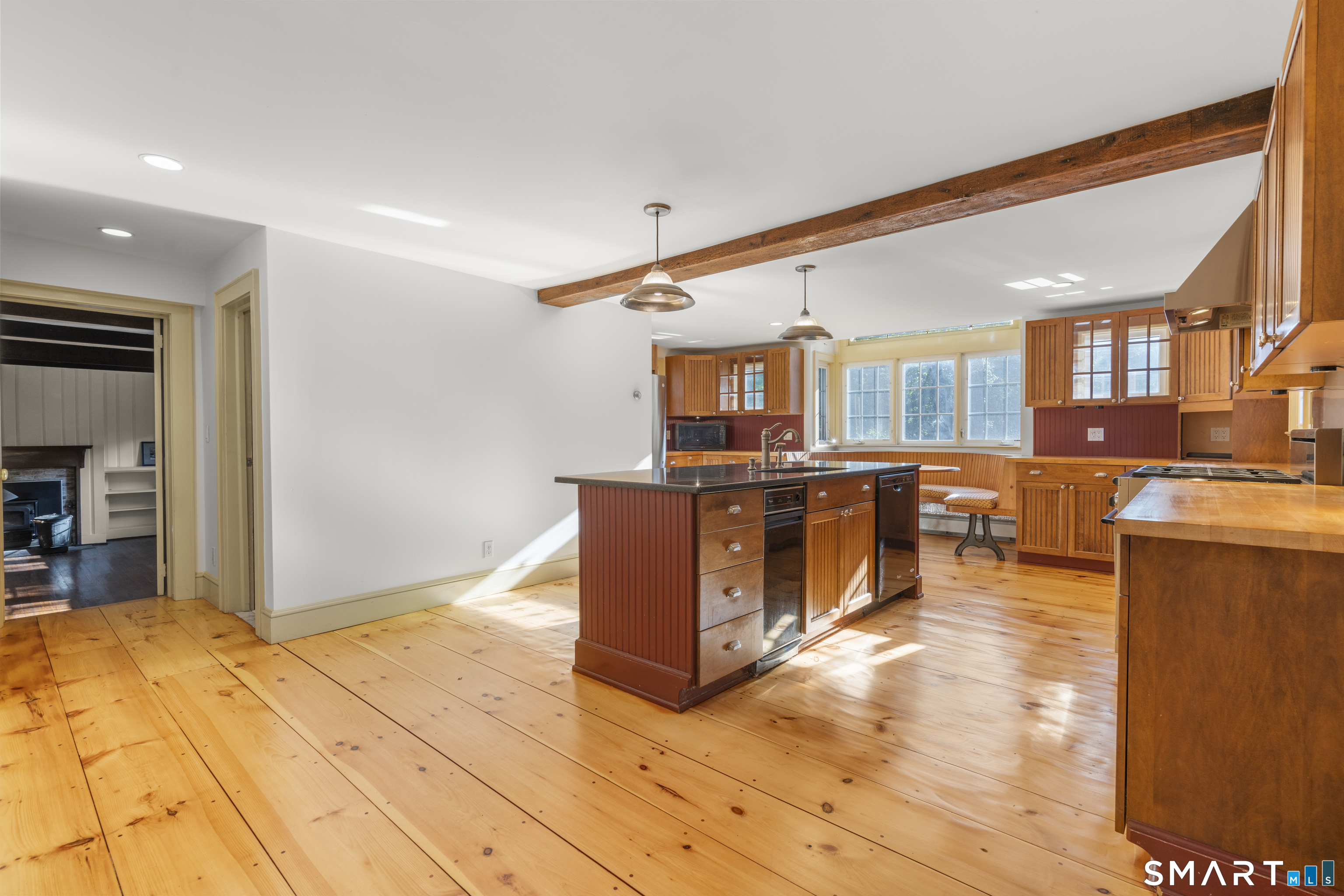 218 Grumman Avenue photo 12
