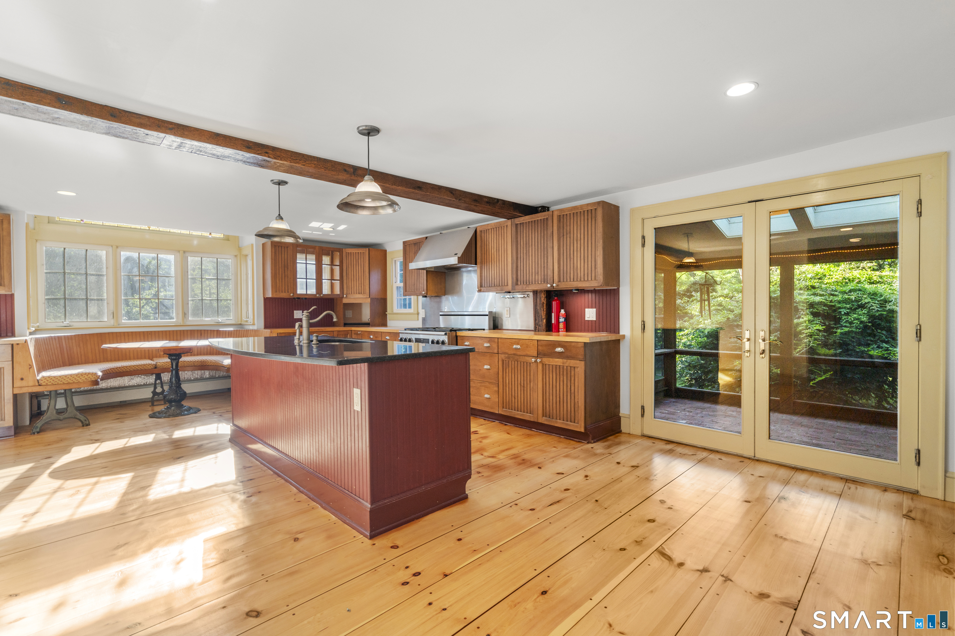 218 Grumman Avenue photo 13