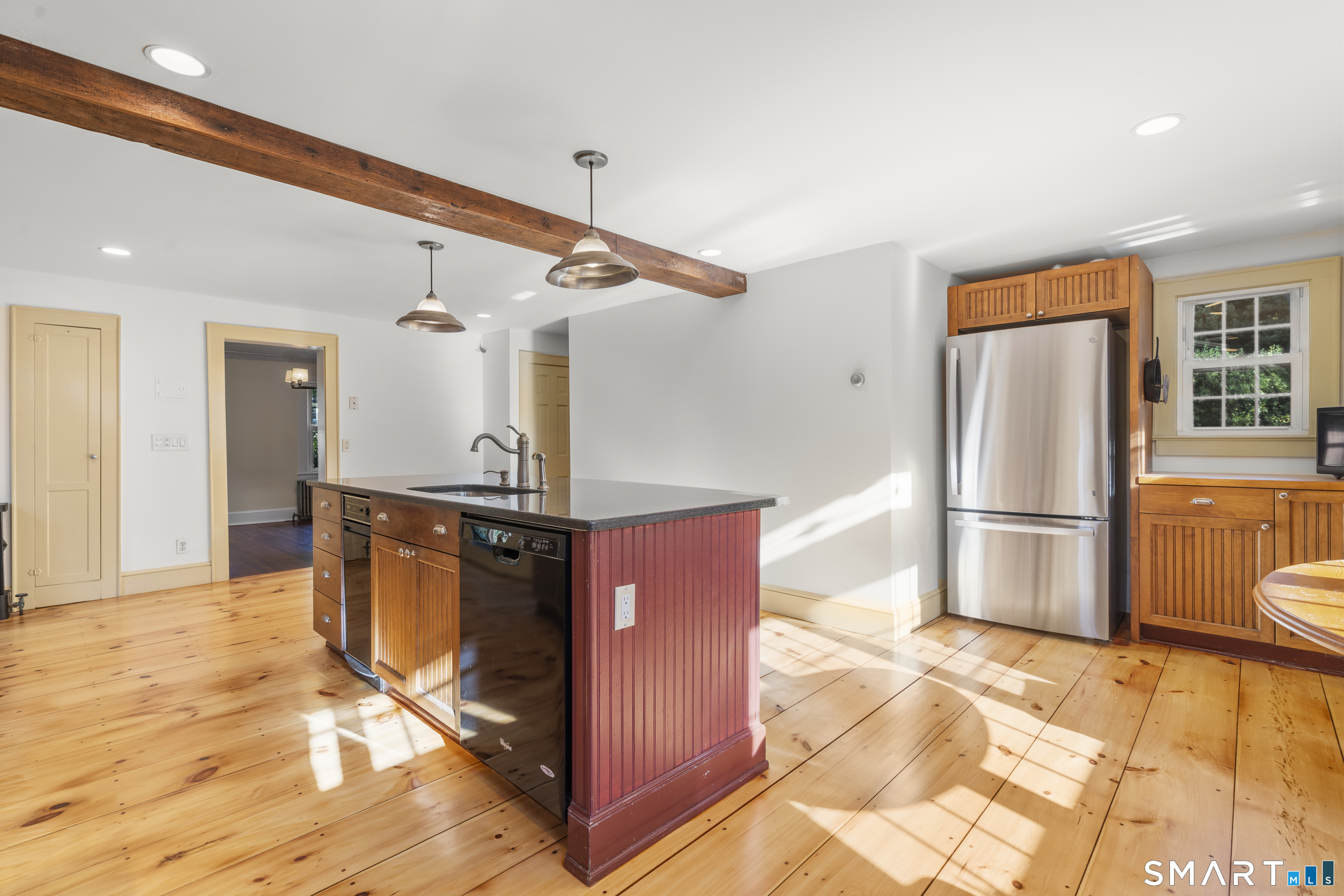 218 Grumman Avenue photo 14