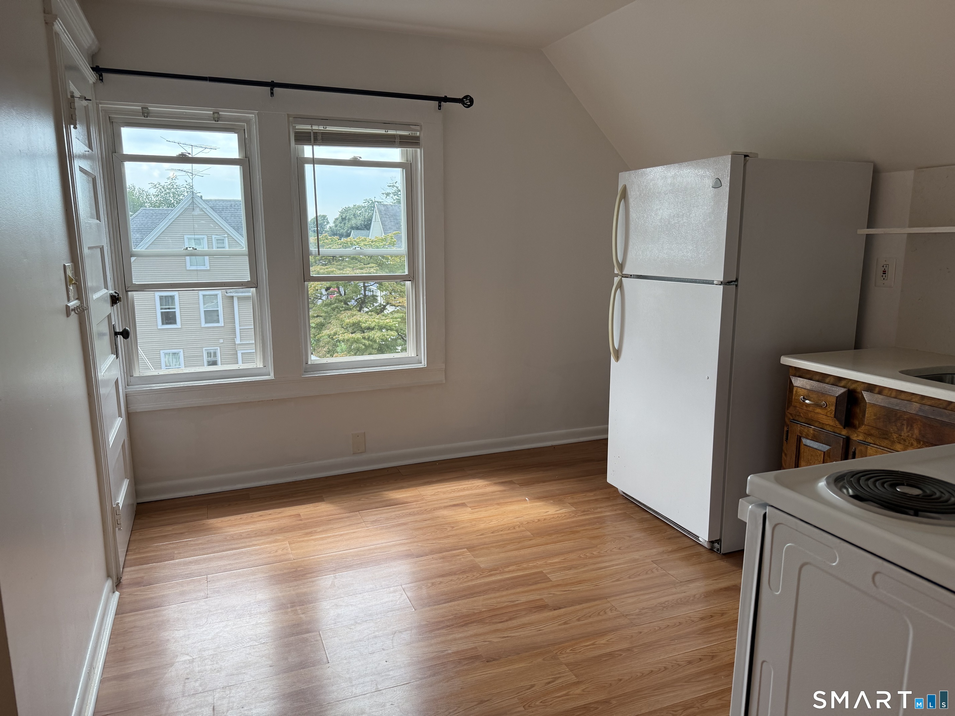 119 Rocton Avenue photo 2