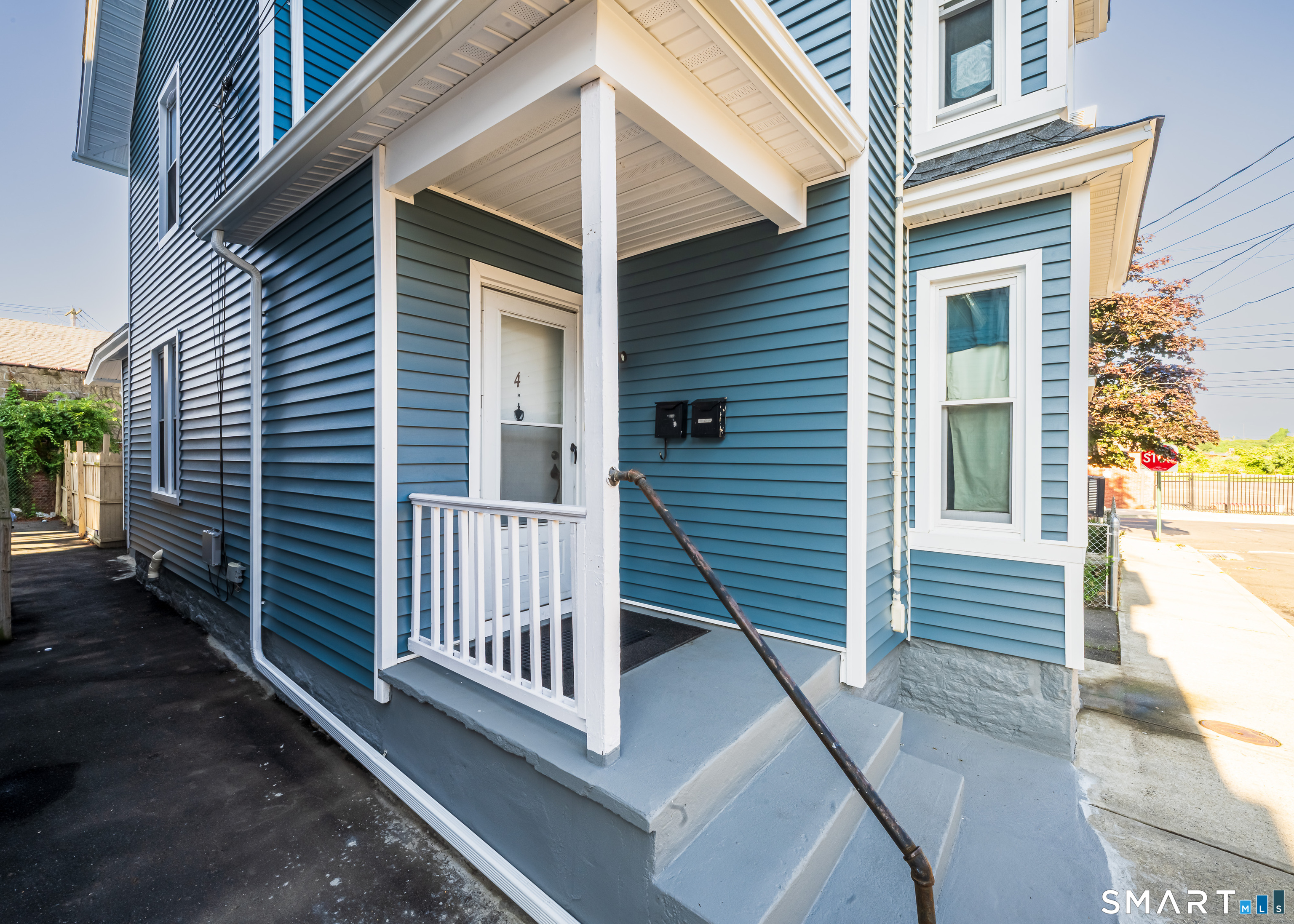 3rd image of 4 Armstrong Pl, Bridgeport, CT 06608 | MLS# 24199964