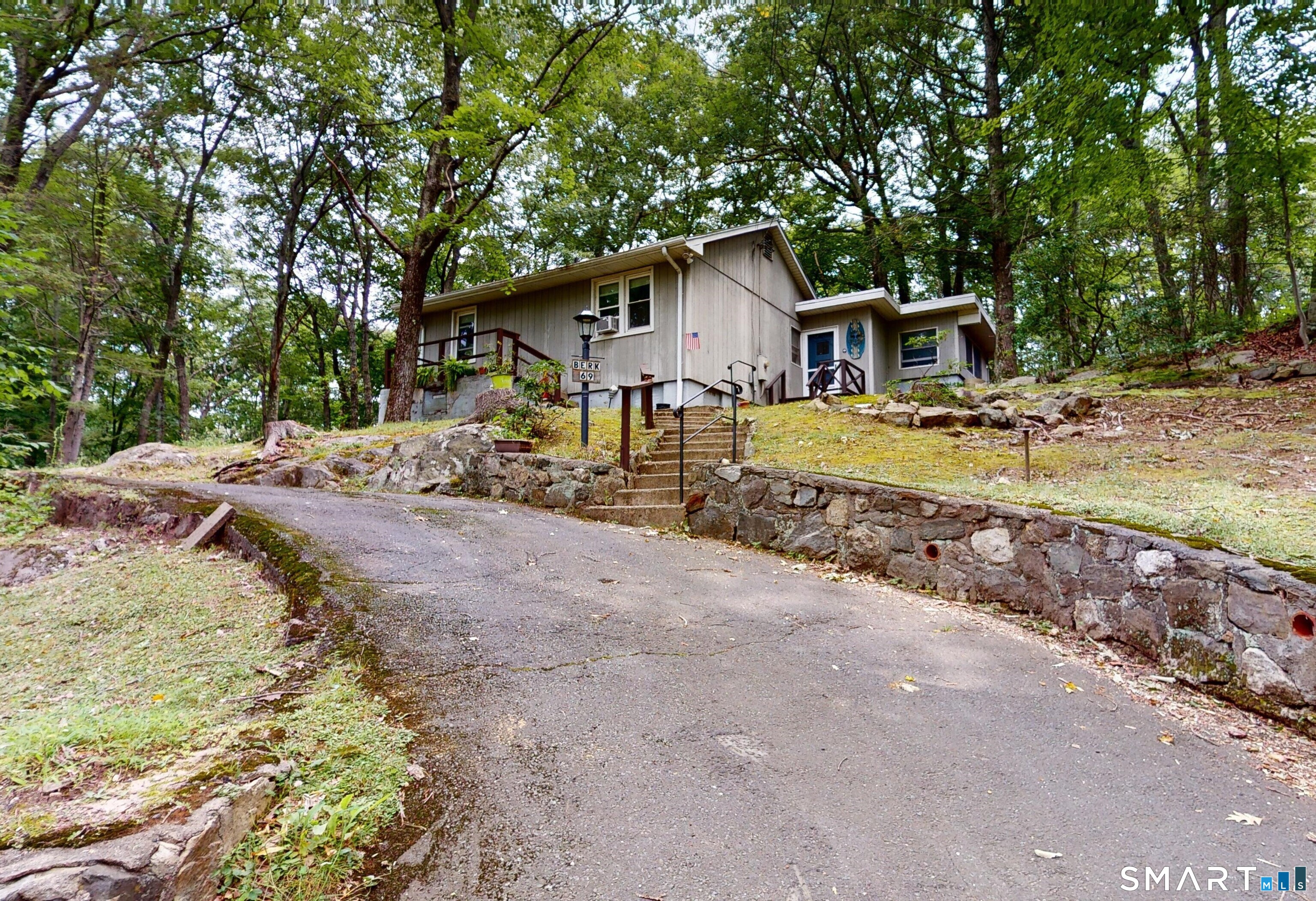 69 Carol Street photo 27