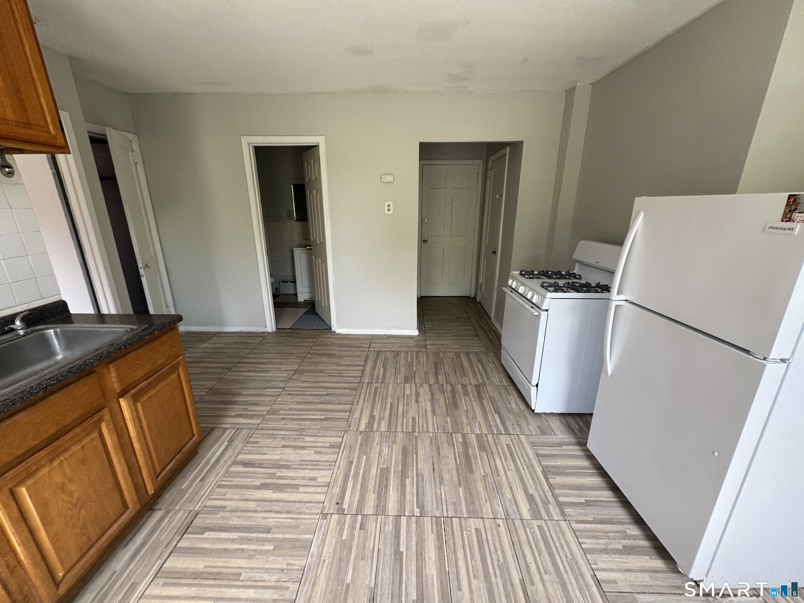 143 Putnam Street photo 17