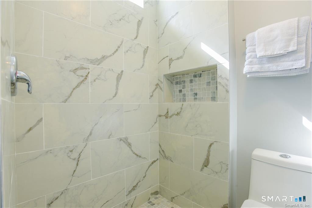 21 Bayview Avenue photo 12