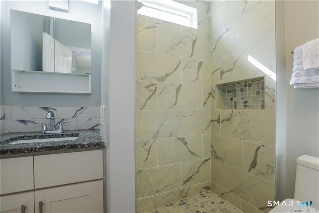 21 Bayview Avenue photo 11