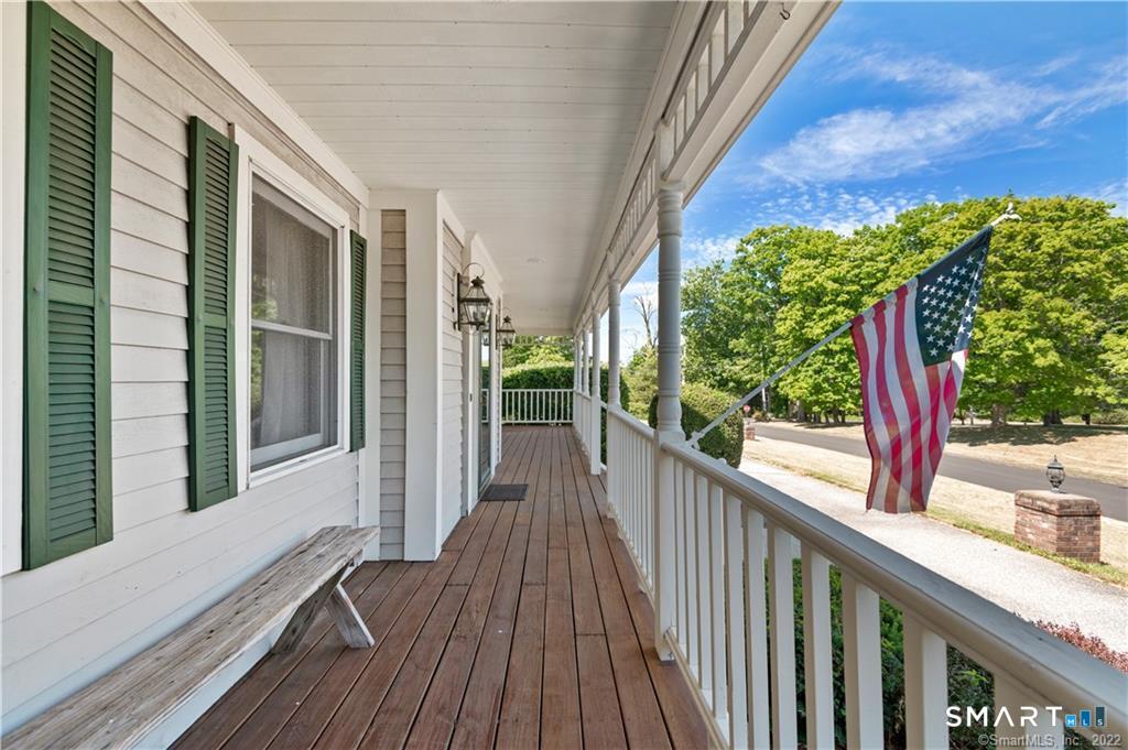 8 Genesee Lane photo 3