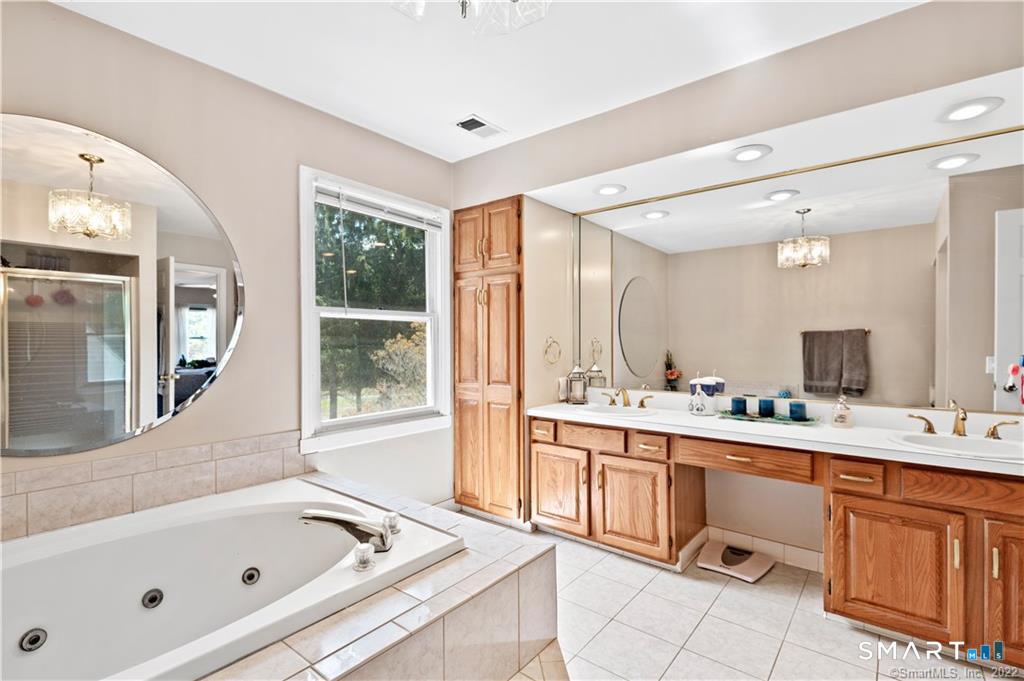 8 Genesee Lane photo 23