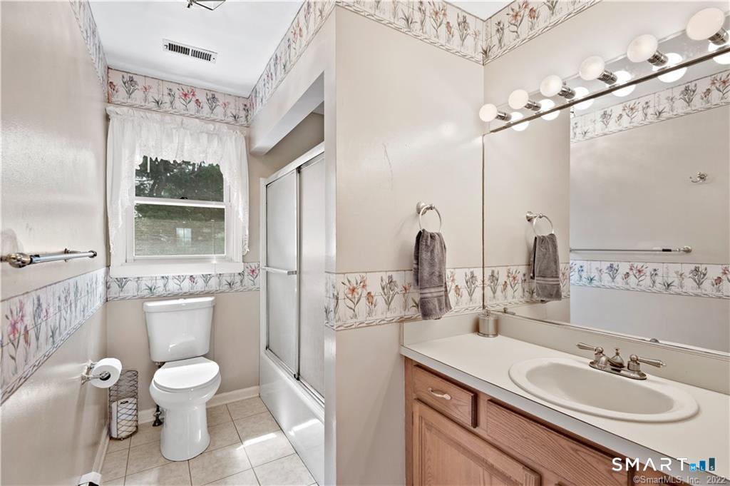 8 Genesee Lane photo 28