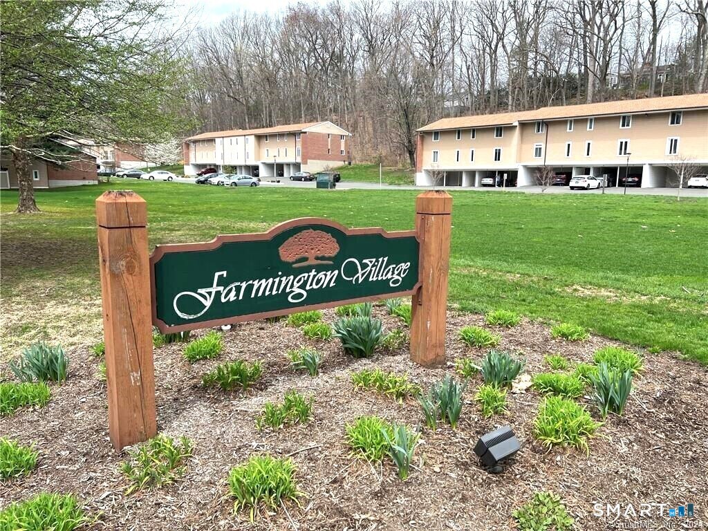 1660 Farmington Avenue Unit #10 photo 2