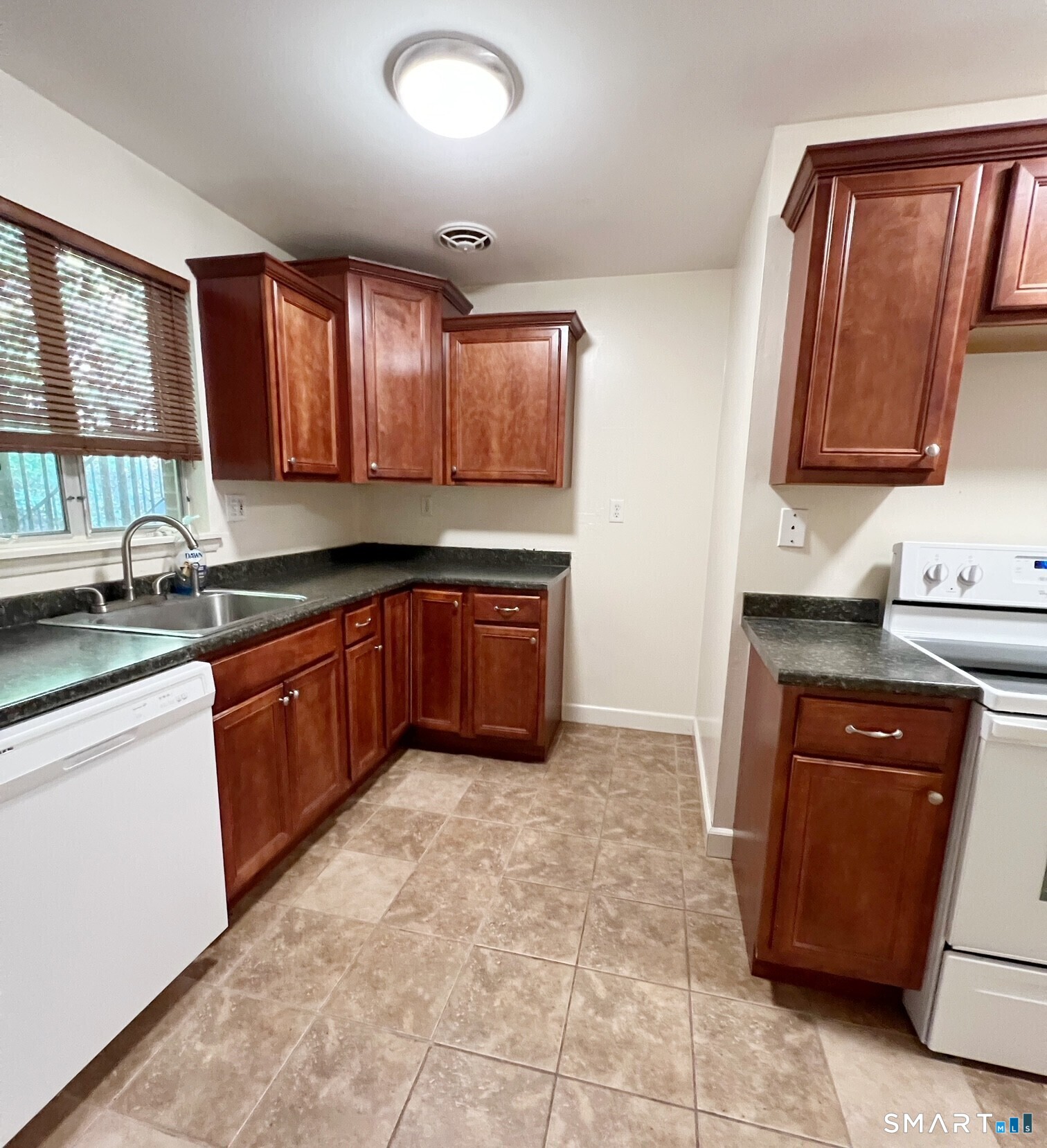 1660 Farmington Avenue Unit #10 photo 3