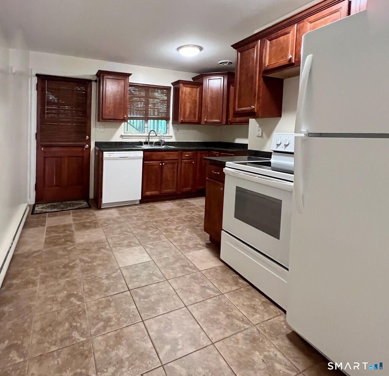 1660 Farmington Avenue 10