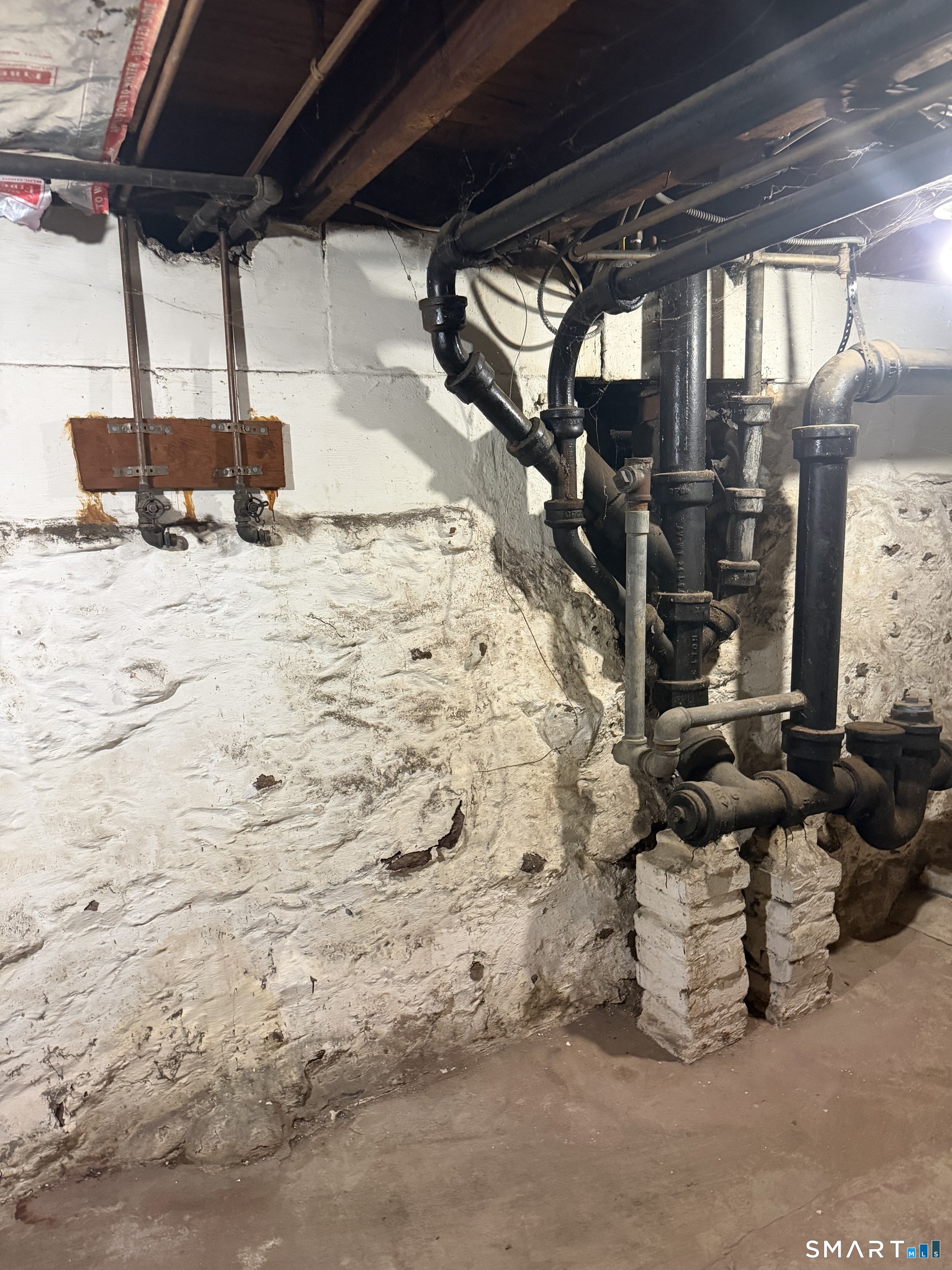 66 Newton Street photo 29