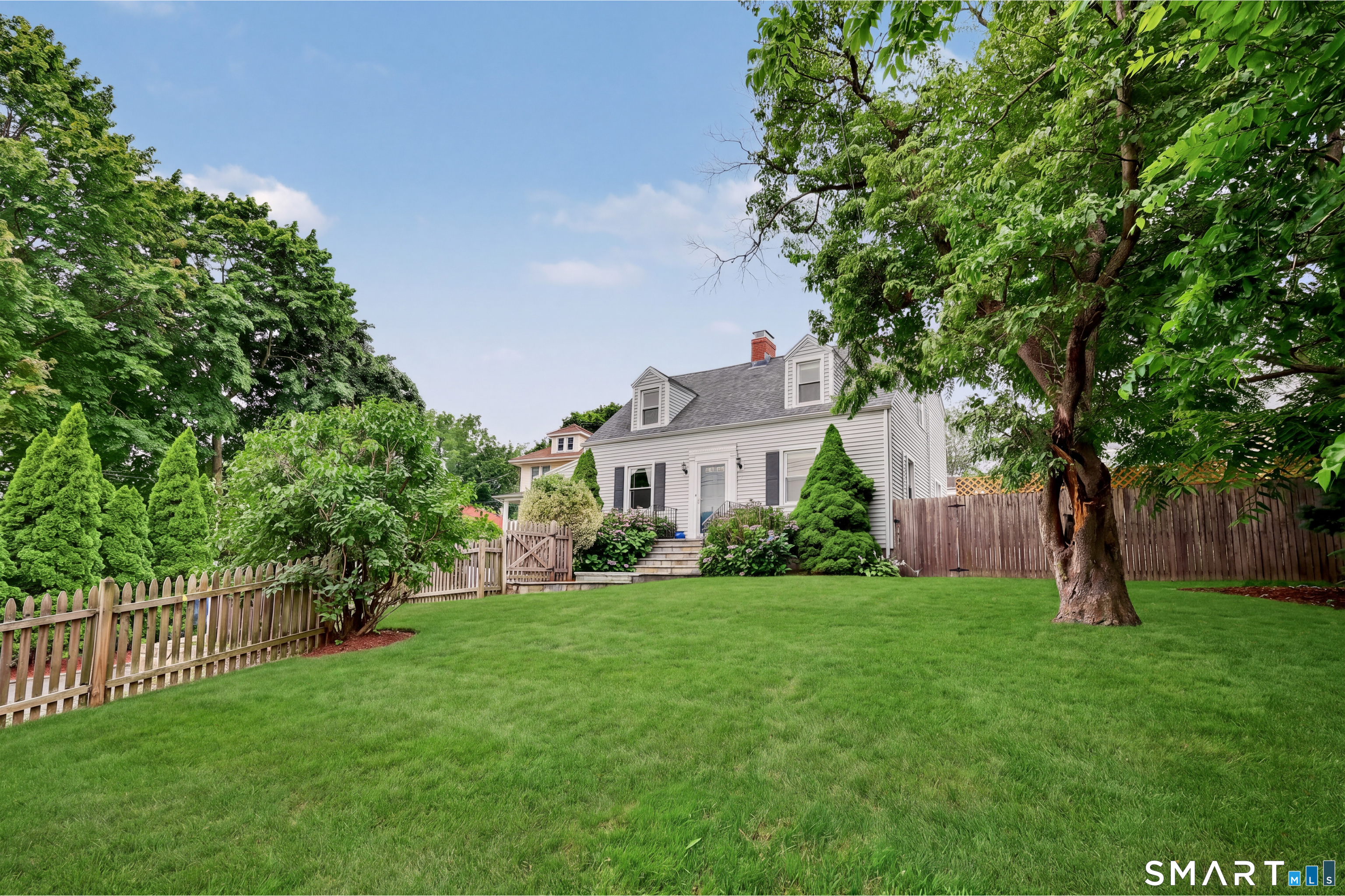 77 Round Hill Road