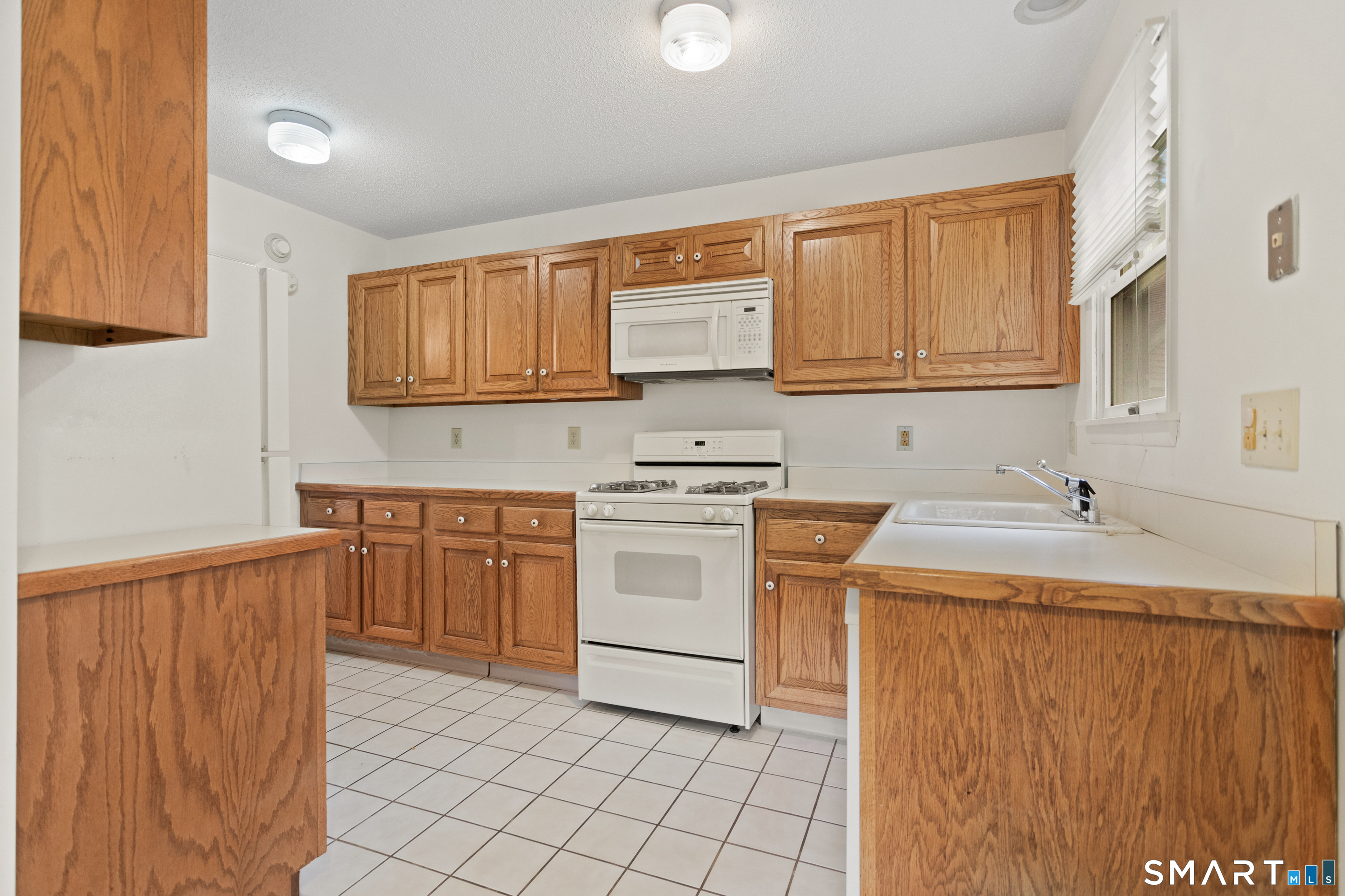 Photo 2 of Townhouse for sale at 9 Silversmith Dr #9, Danbury, CT 06811 | MLS# 24200884 | Listing updated on 2026-09-13