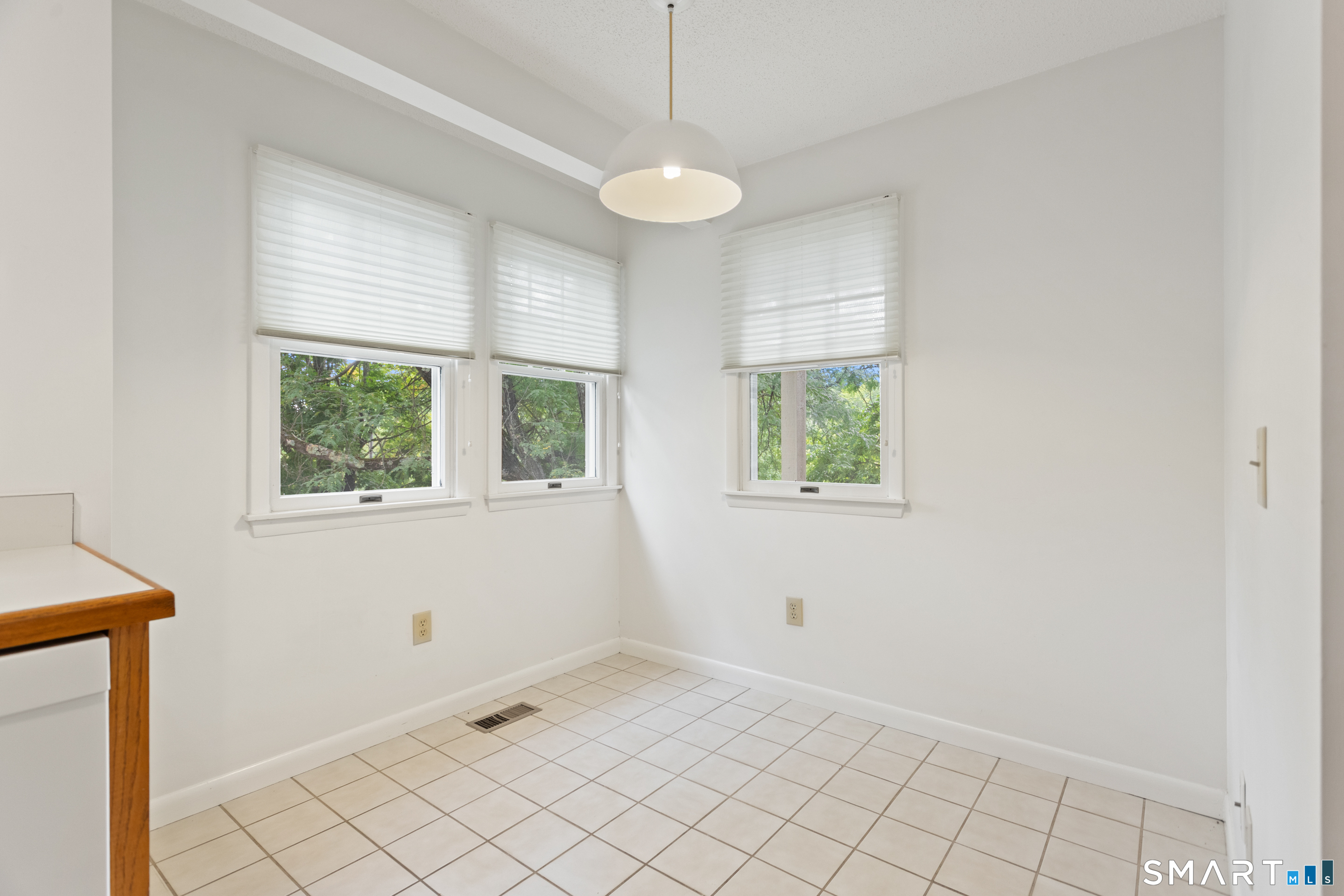 Photo 2 of Townhouse for sale at 9 Silversmith Dr #9, Danbury, CT 06811 | MLS# 24200884 | Listing updated on 2026-09-13