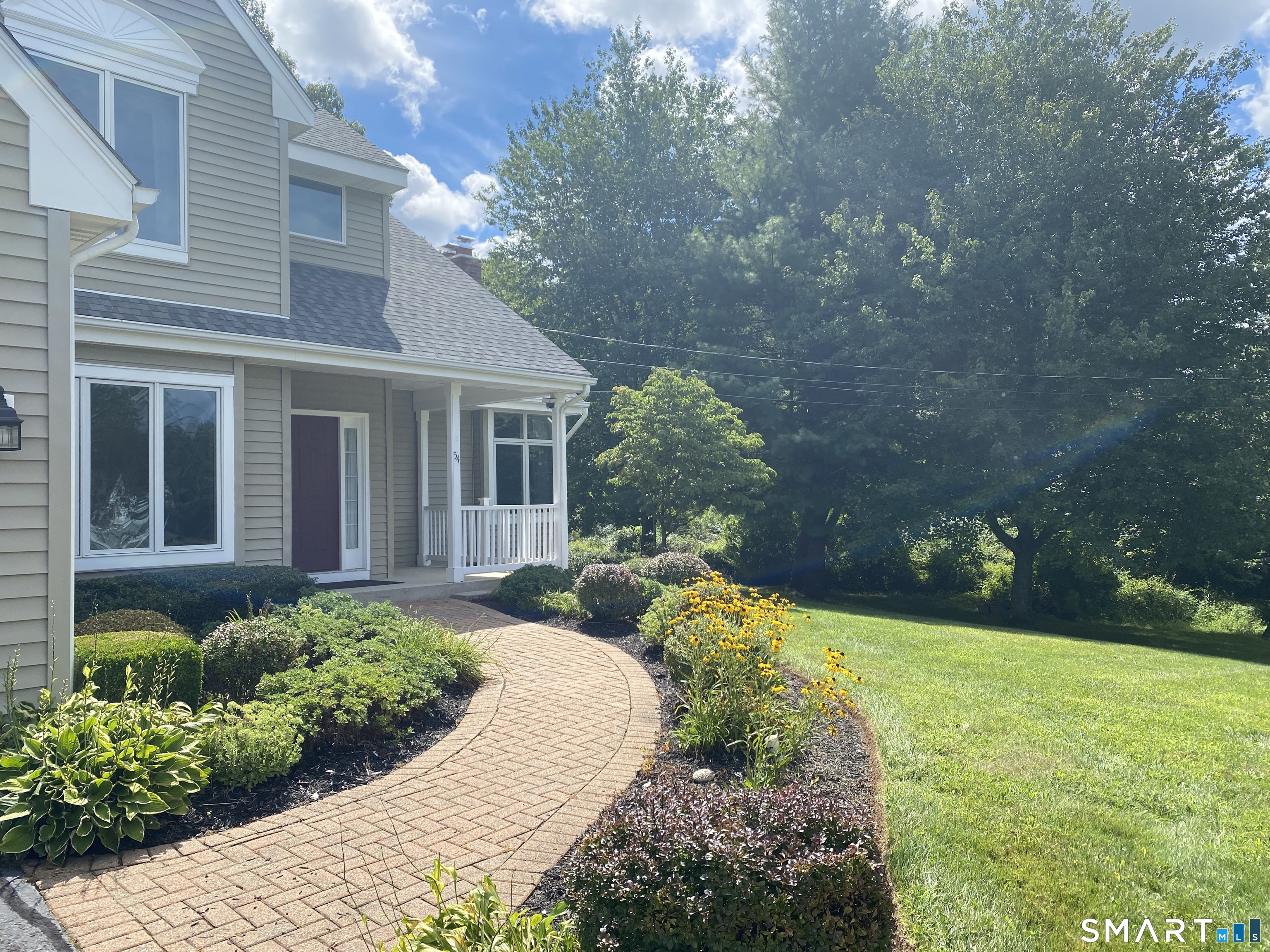 54 Winchester Drive photo 2