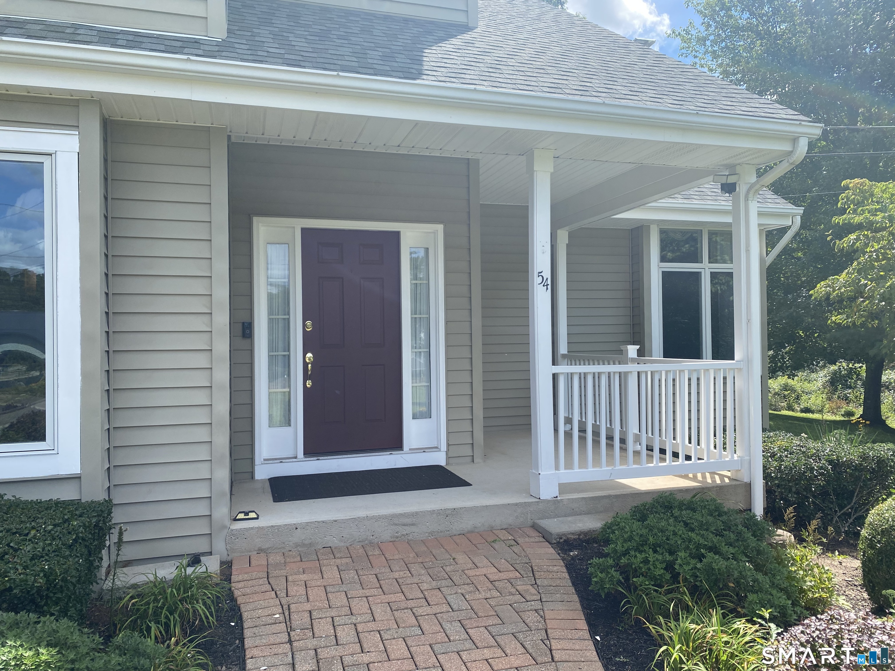 54 Winchester Drive photo 3