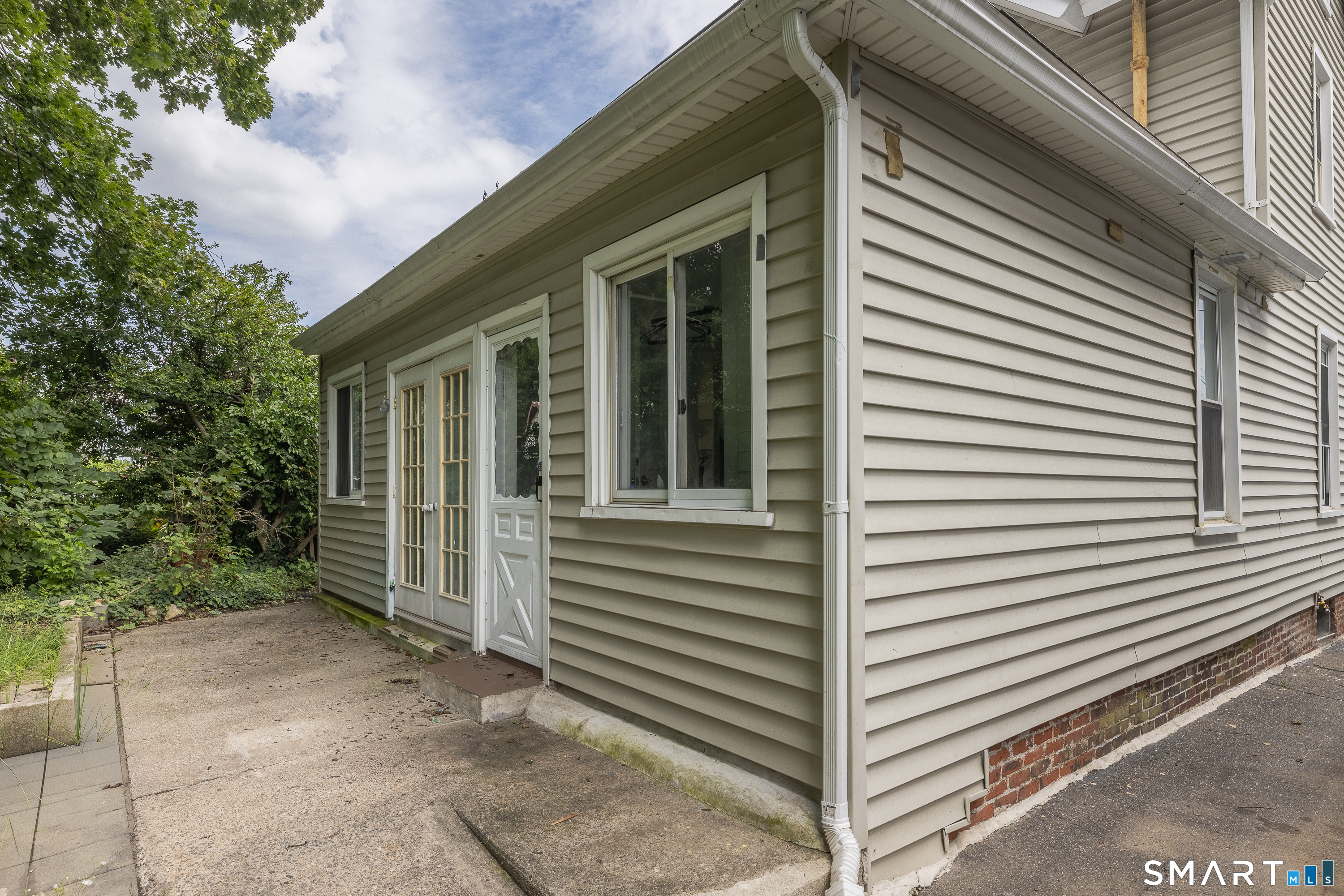 153 Ward Street photo 25