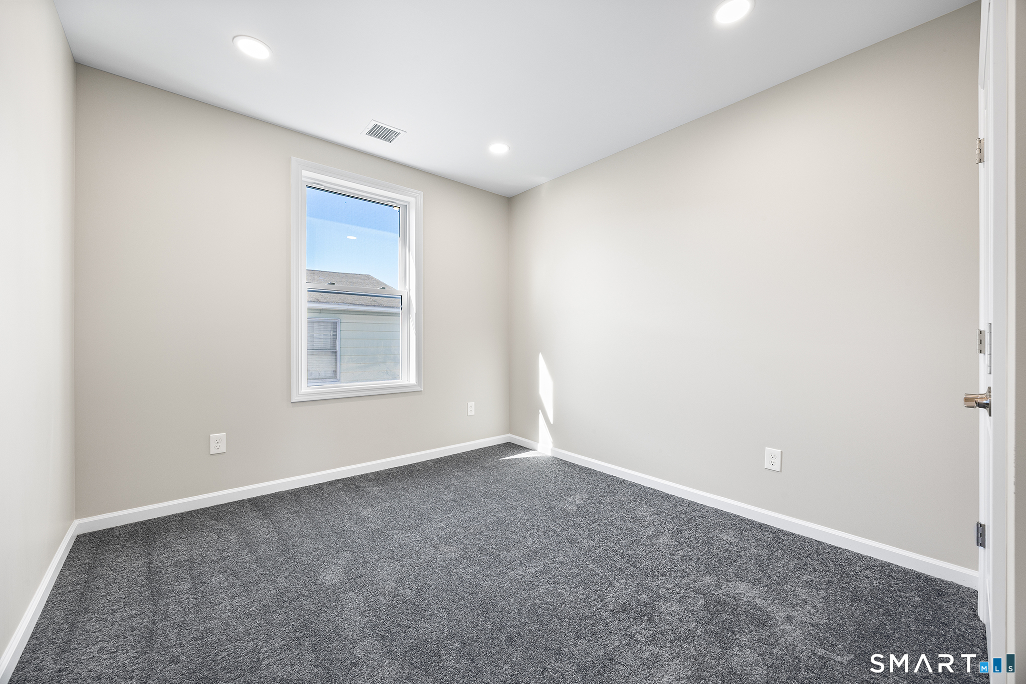 36 Hubbell Avenue photo 21