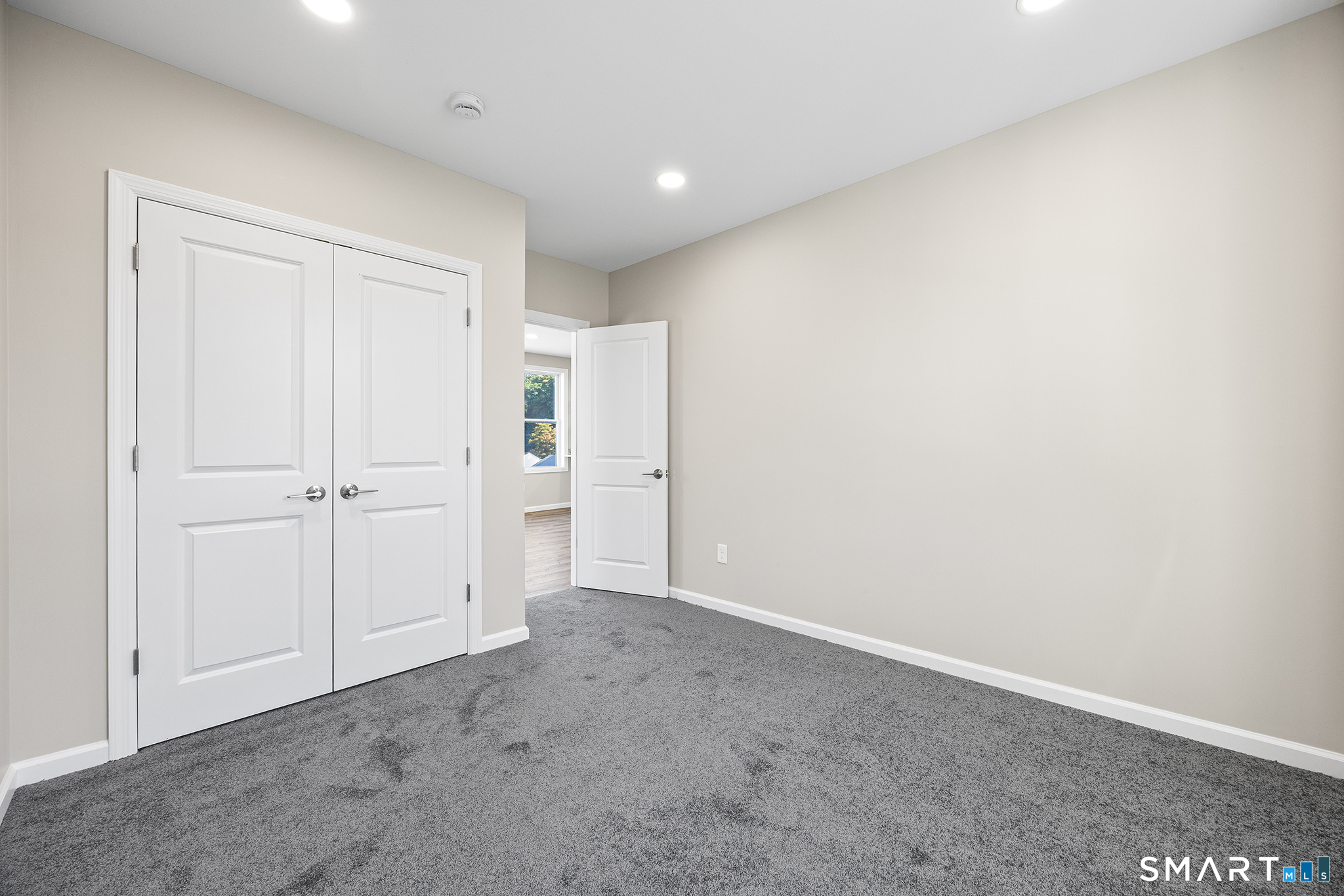 36 Hubbell Avenue photo 18