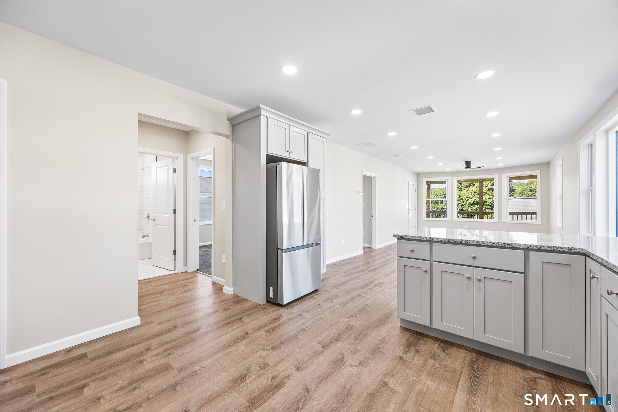 36 Hubbell Avenue photo 10