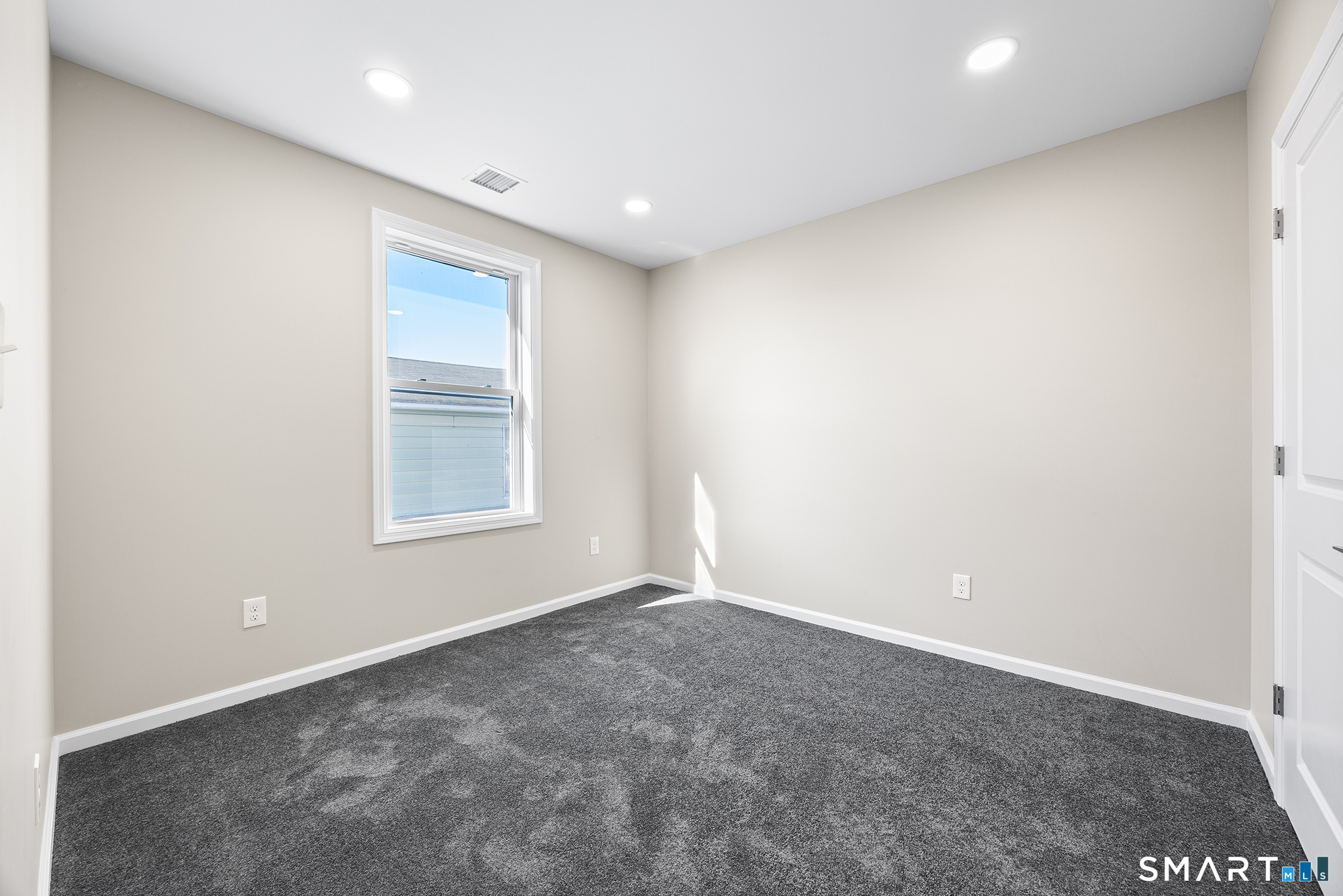 36 Hubbell Avenue photo 17