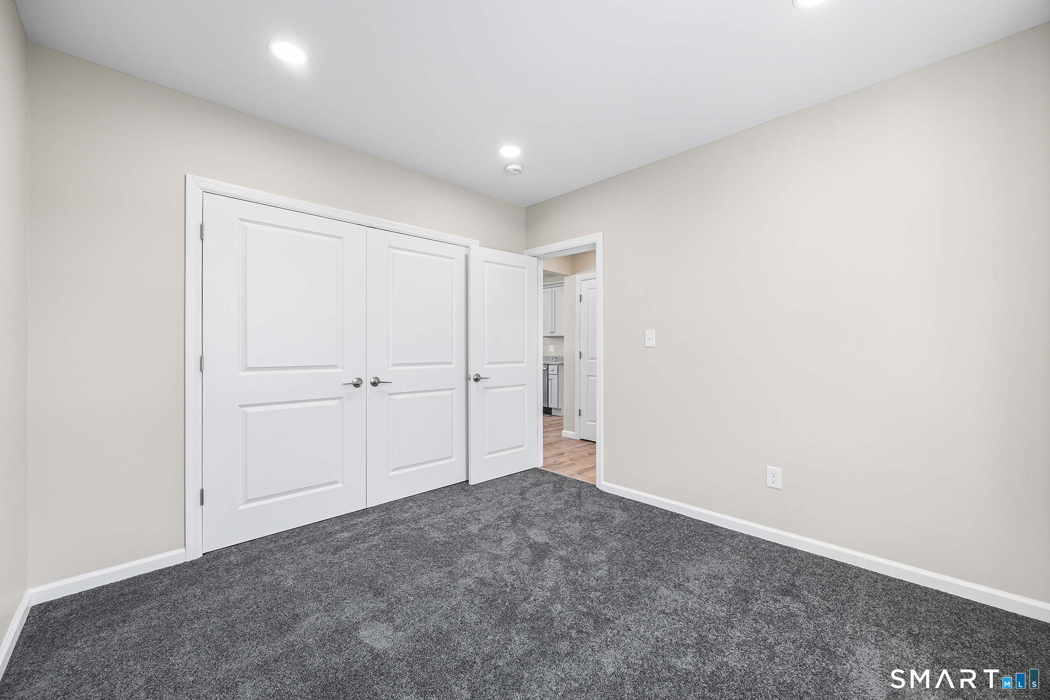 36 Hubbell Avenue photo 22