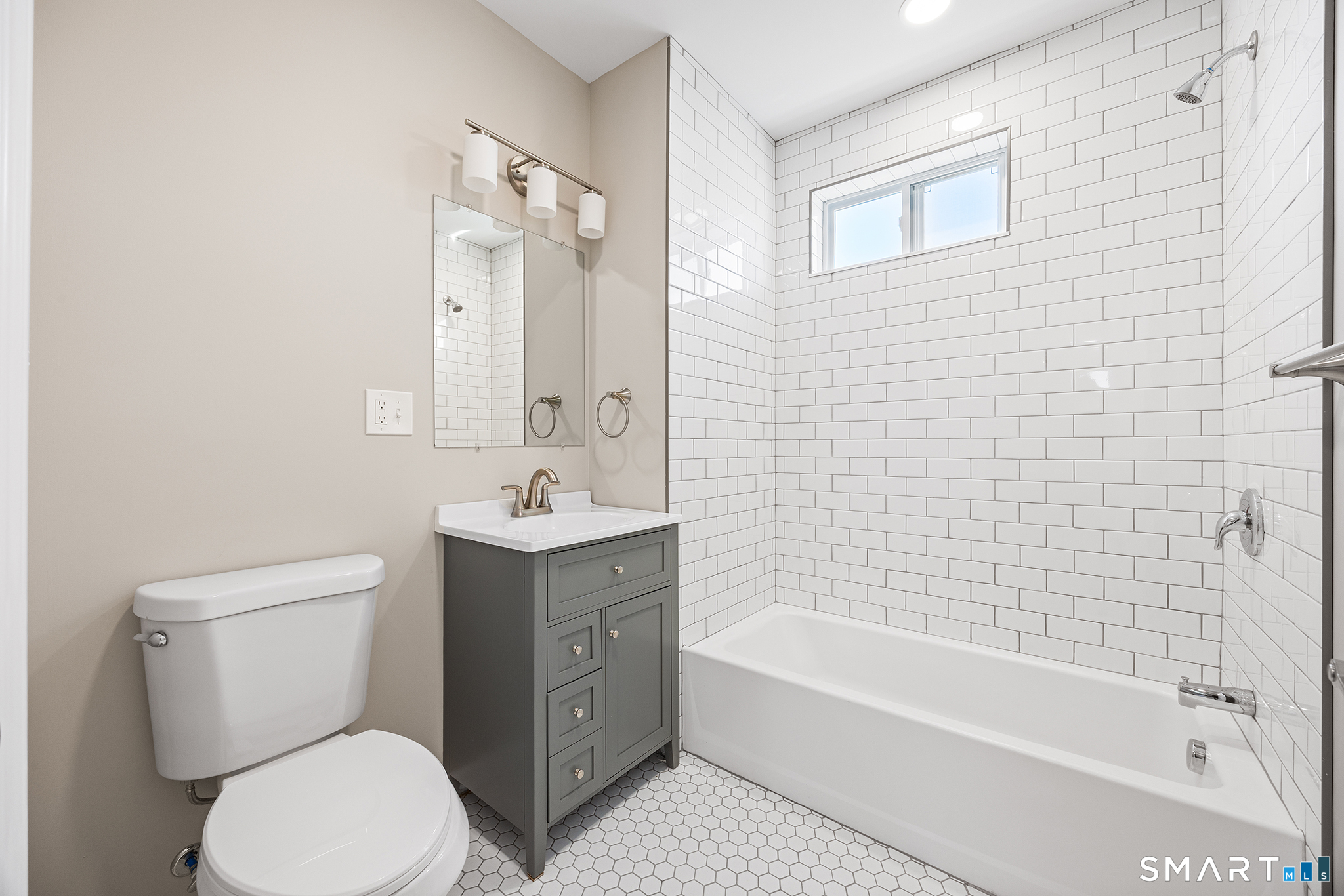 36 Hubbell Avenue photo 15