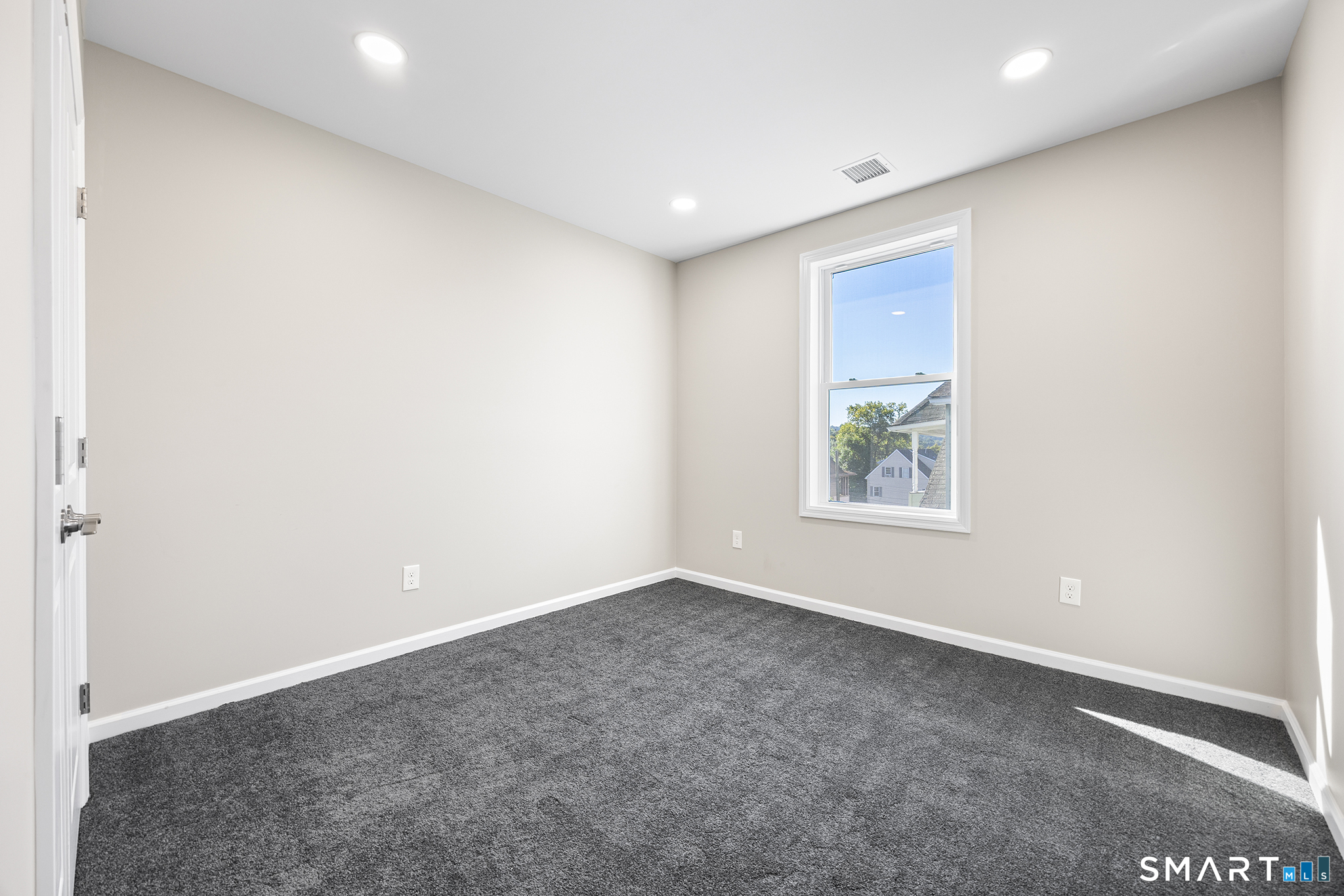 36 Hubbell Avenue photo 12
