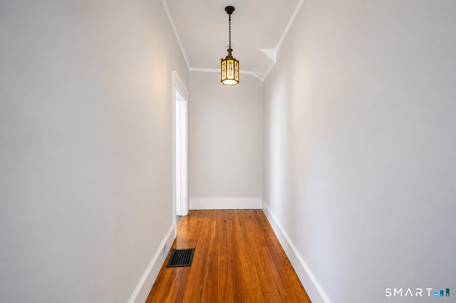 760 Howe Avenue Unit #1st fl photo 2