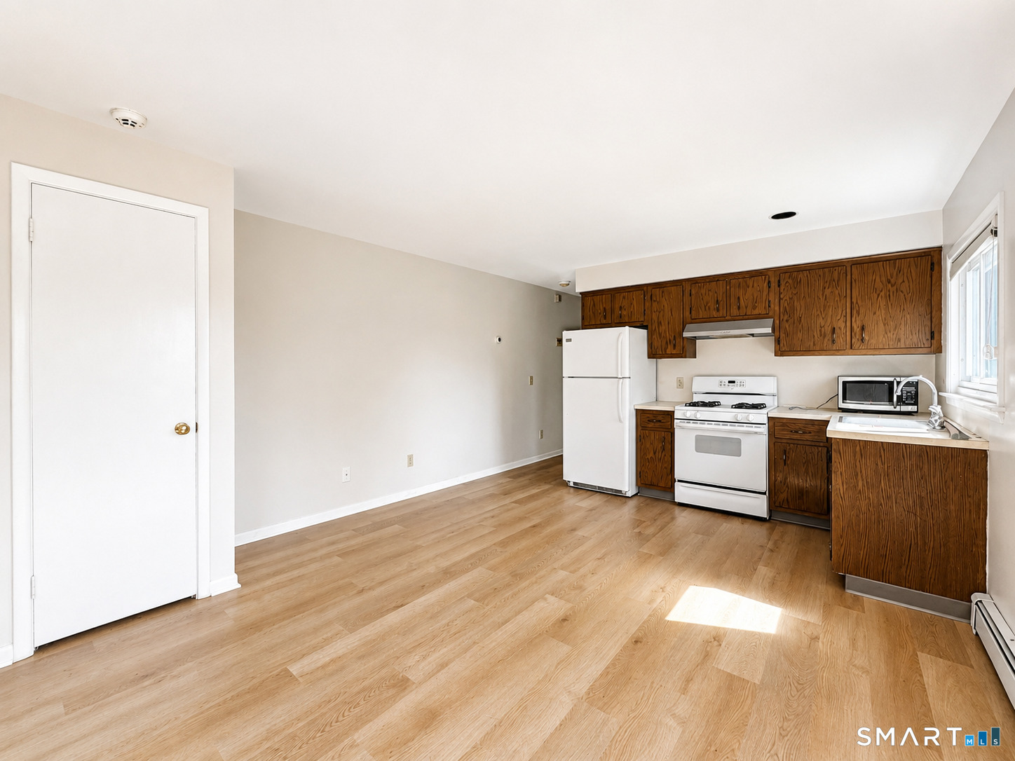 124 Lawn Avenue, Stamford, Connecticut photo 1