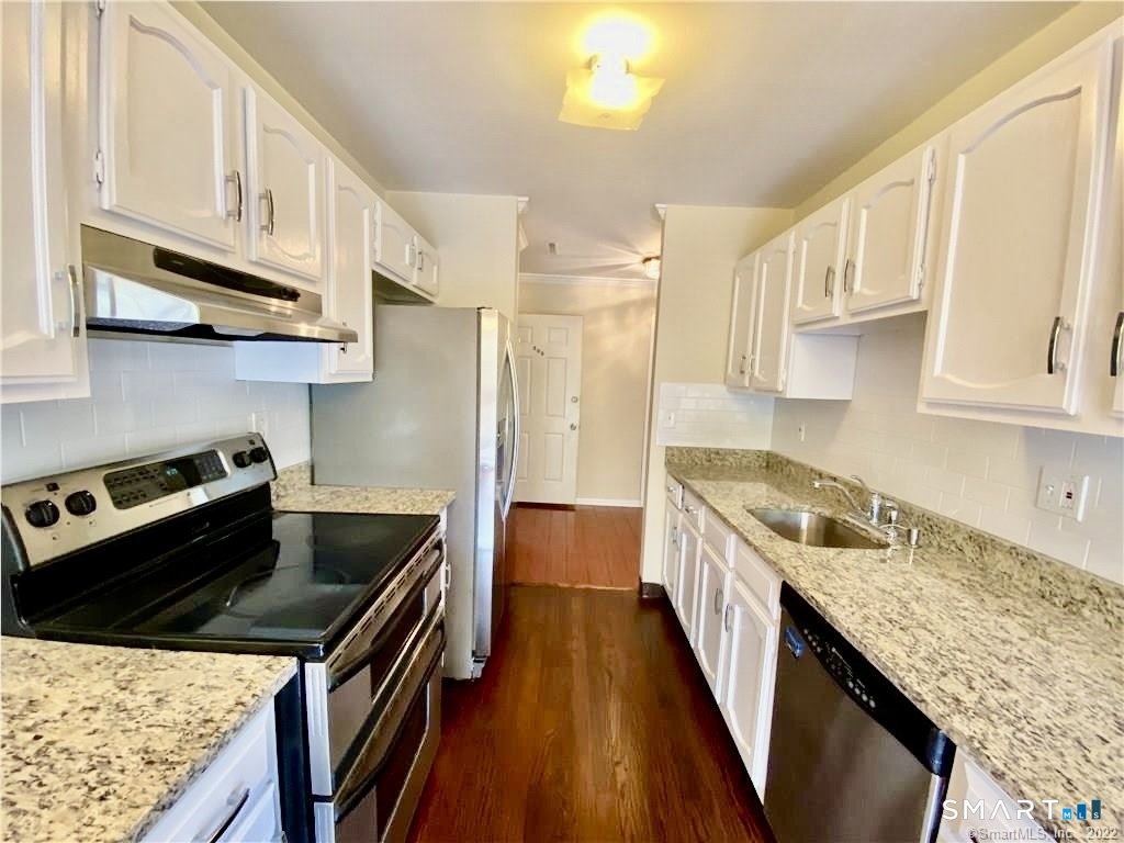 1 Valley Road, Stamford, Connecticut photo 2