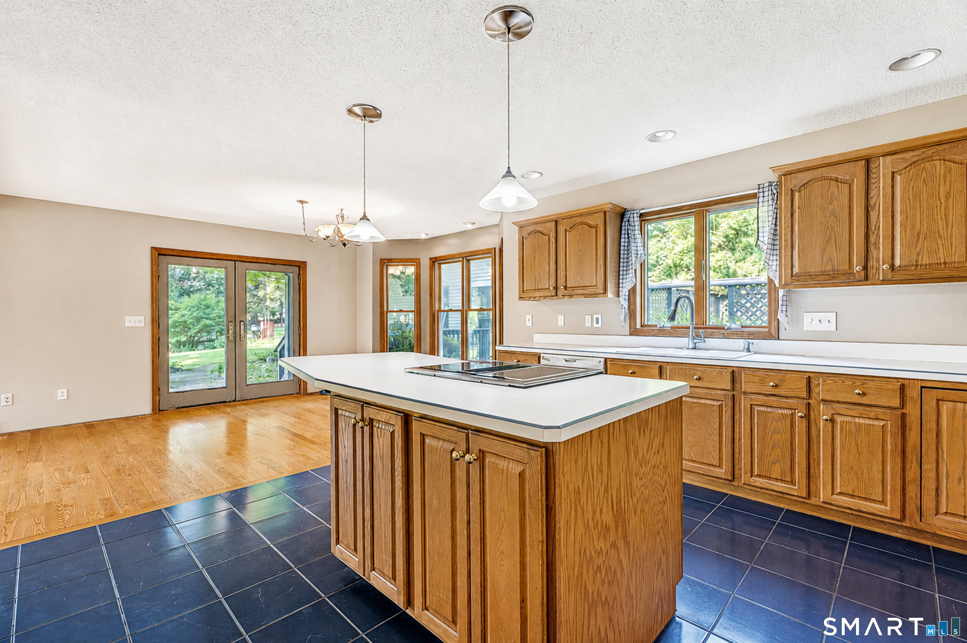 1253 Marion Road photo 4