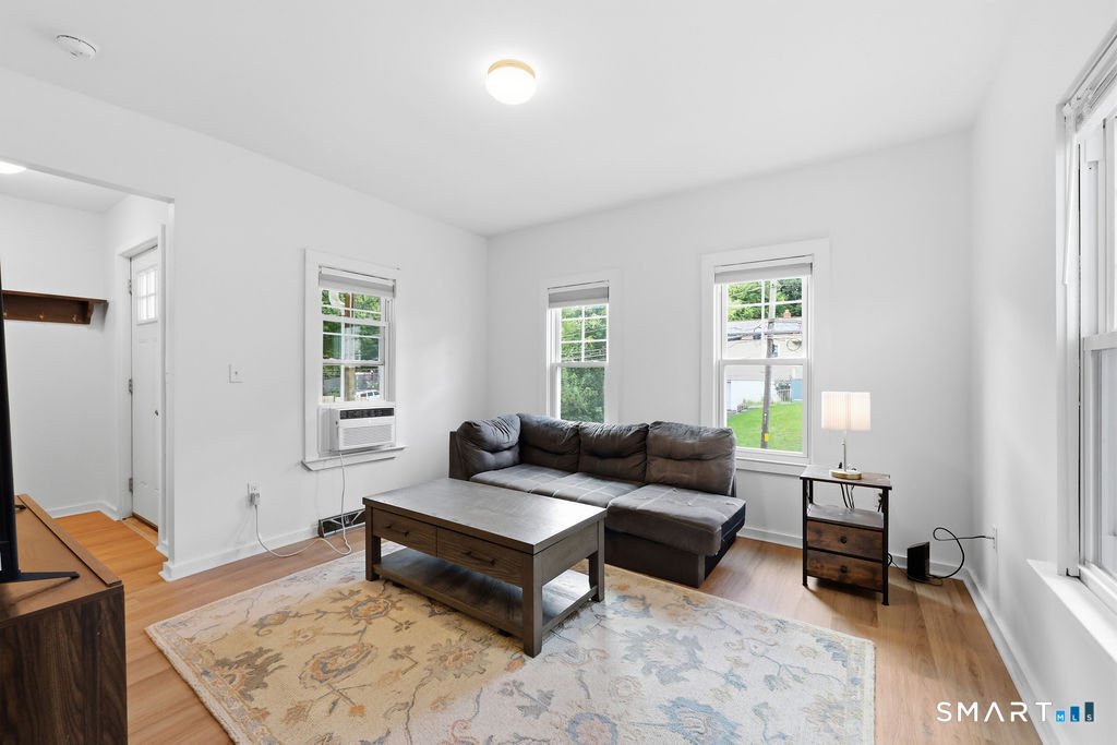 47 Woodland Street photo 14