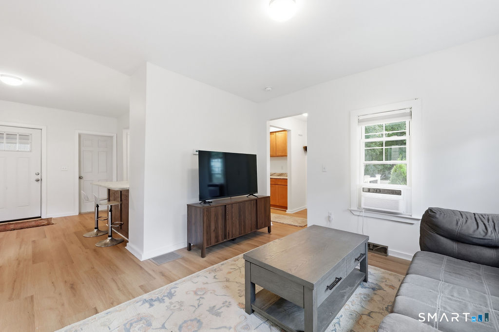 47 Woodland Street photo 12