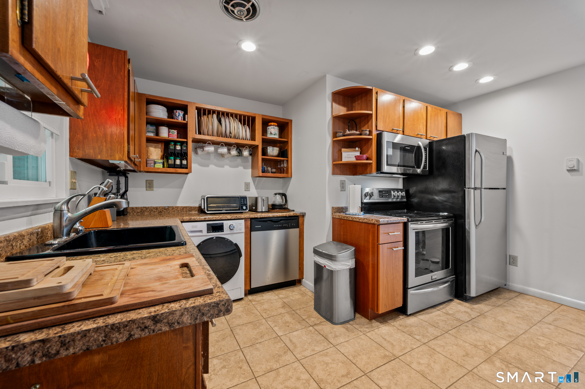 1660 Farmington Avenue Unit #2 photo 6