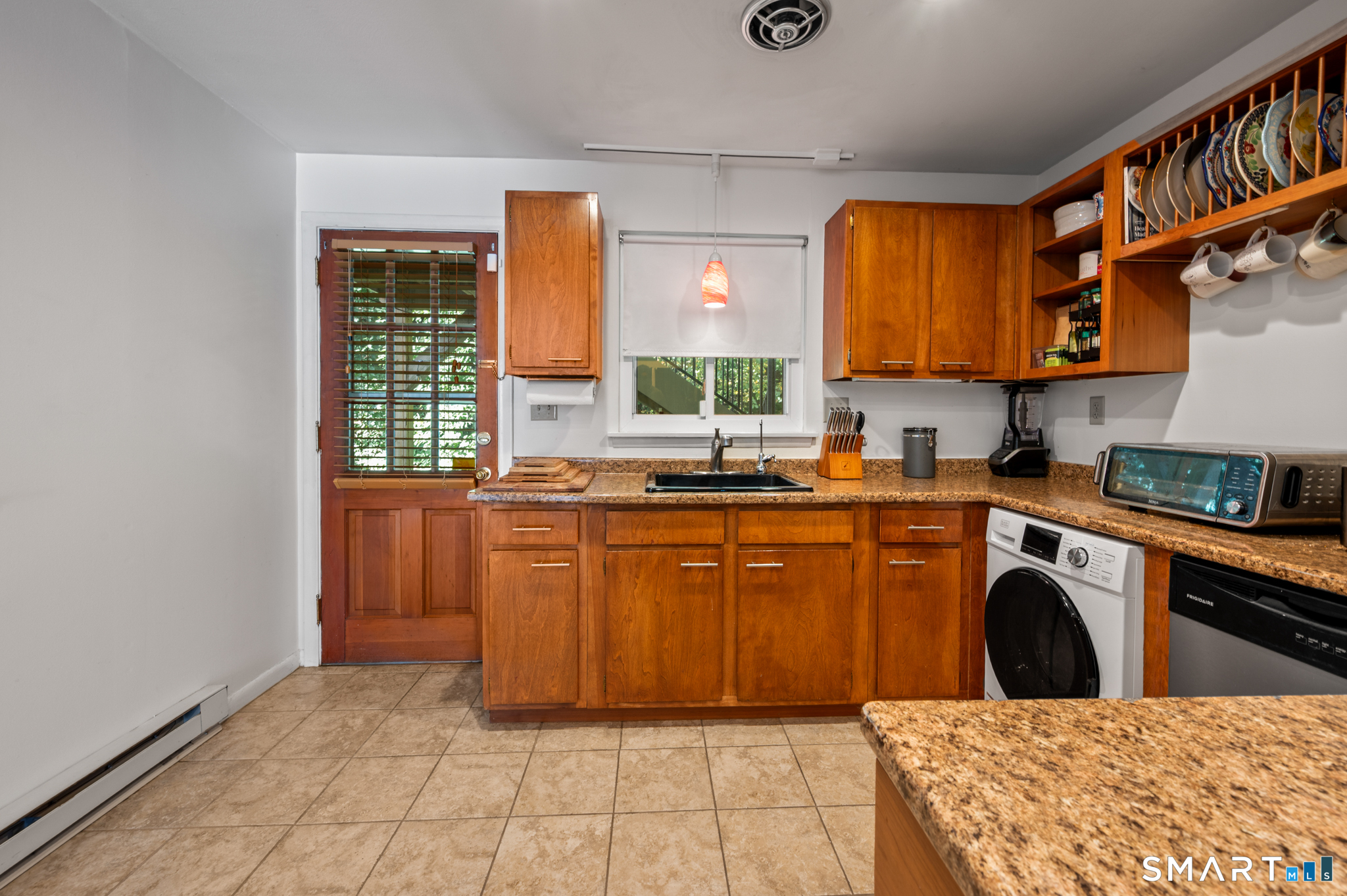1660 Farmington Avenue Unit #2 photo 8